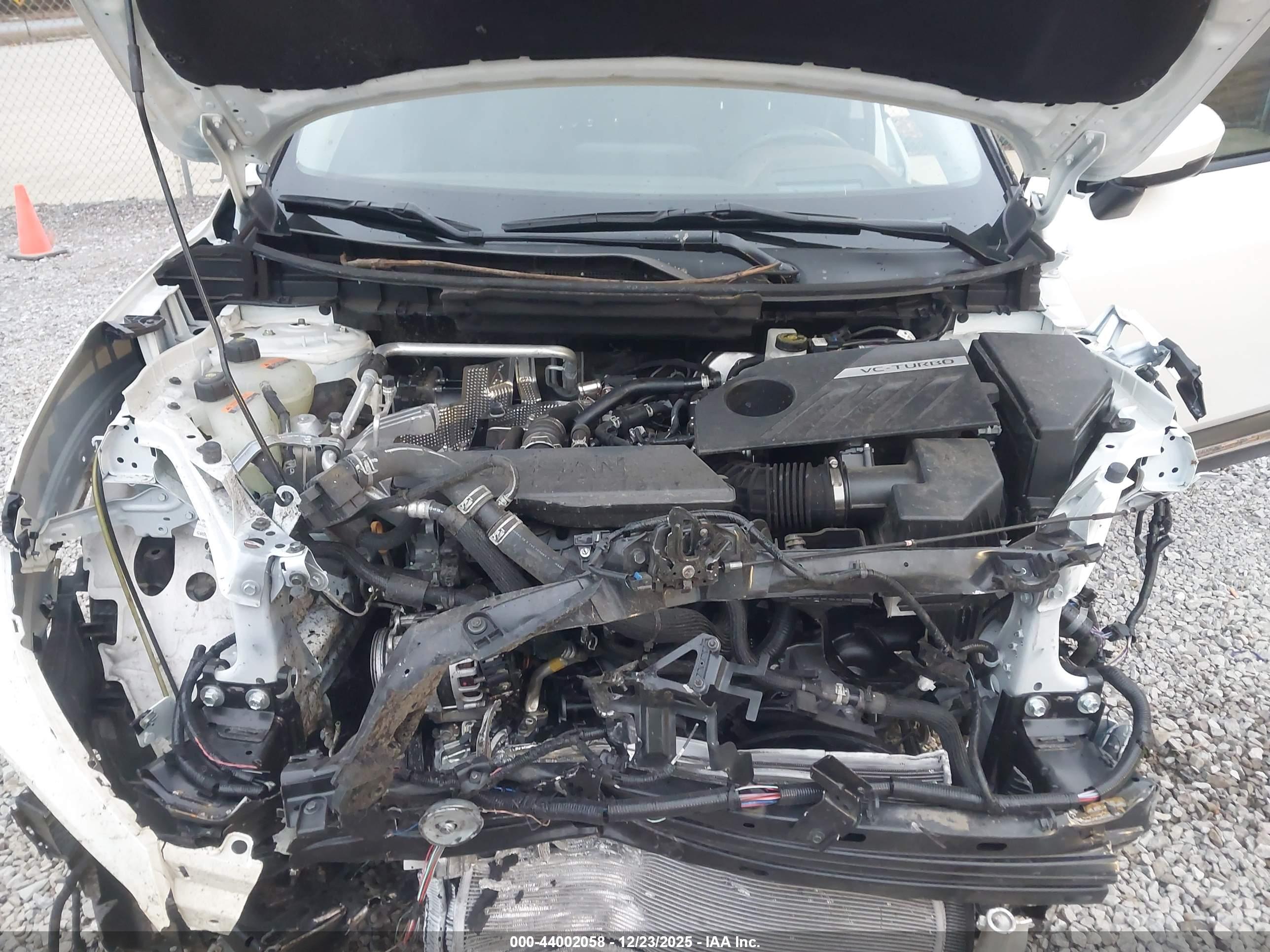 NISSAN ROGUE image 10