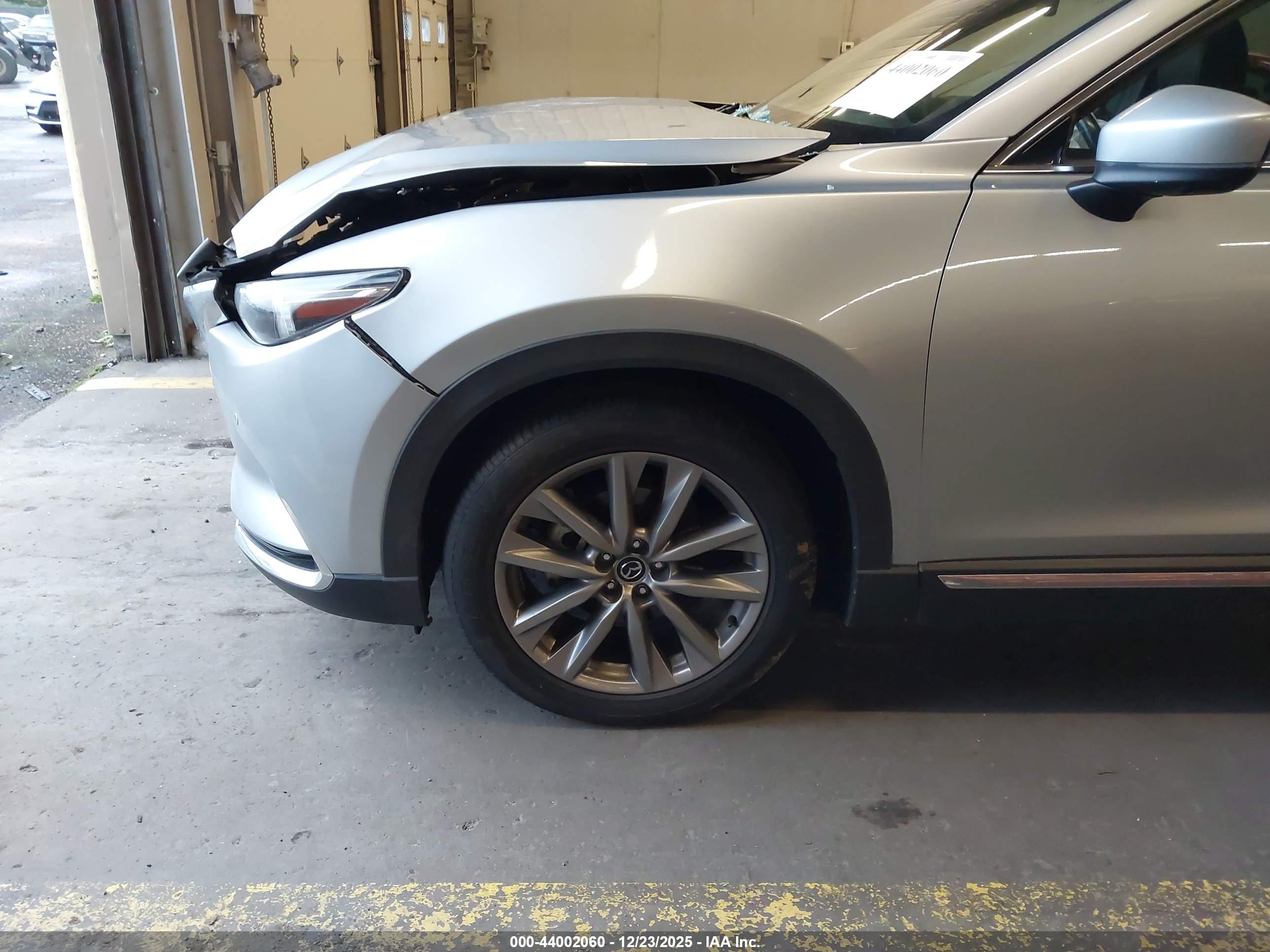 MAZDA CX-9 image 6
