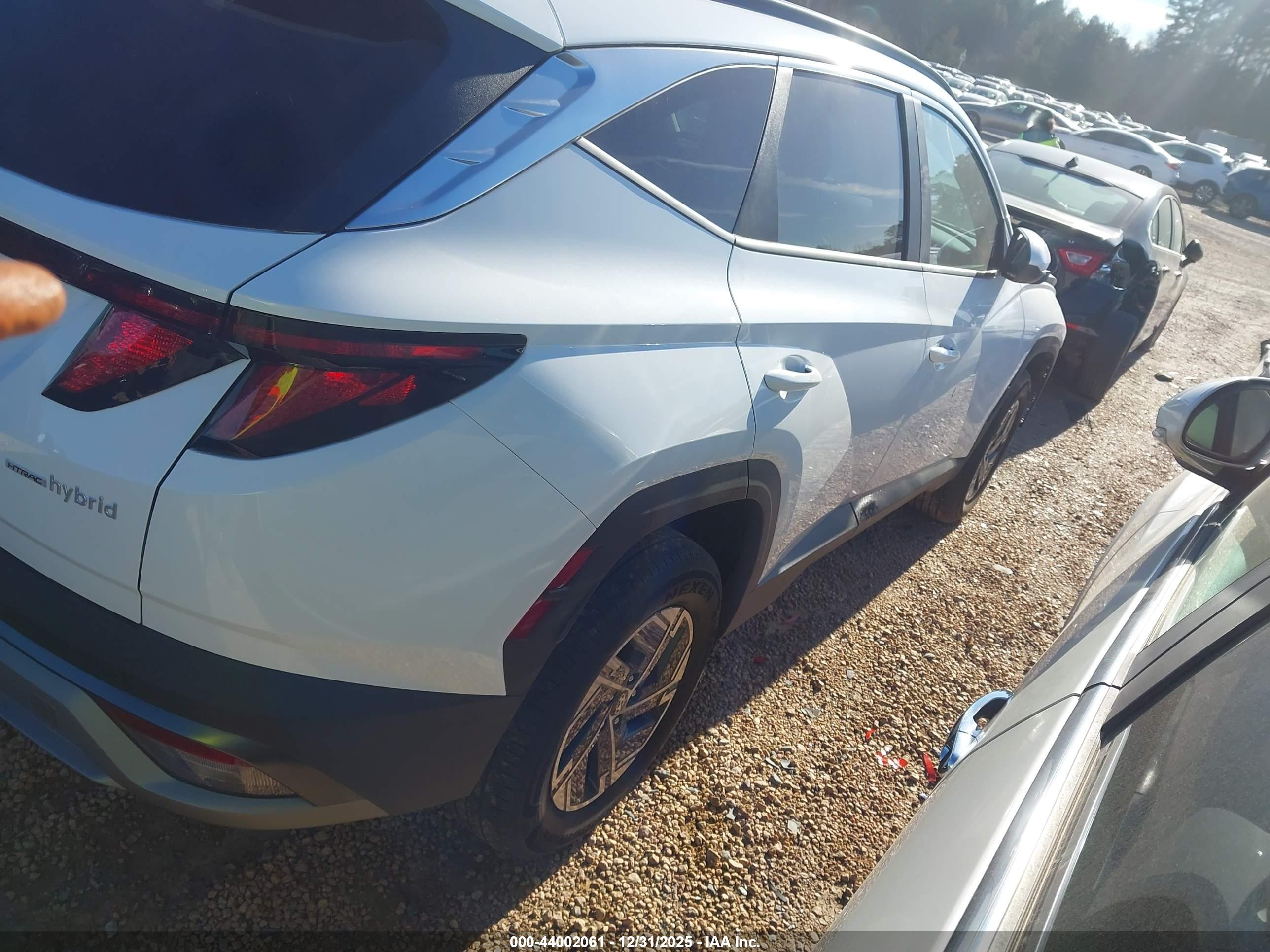 HYUNDAI TUCSON image 4