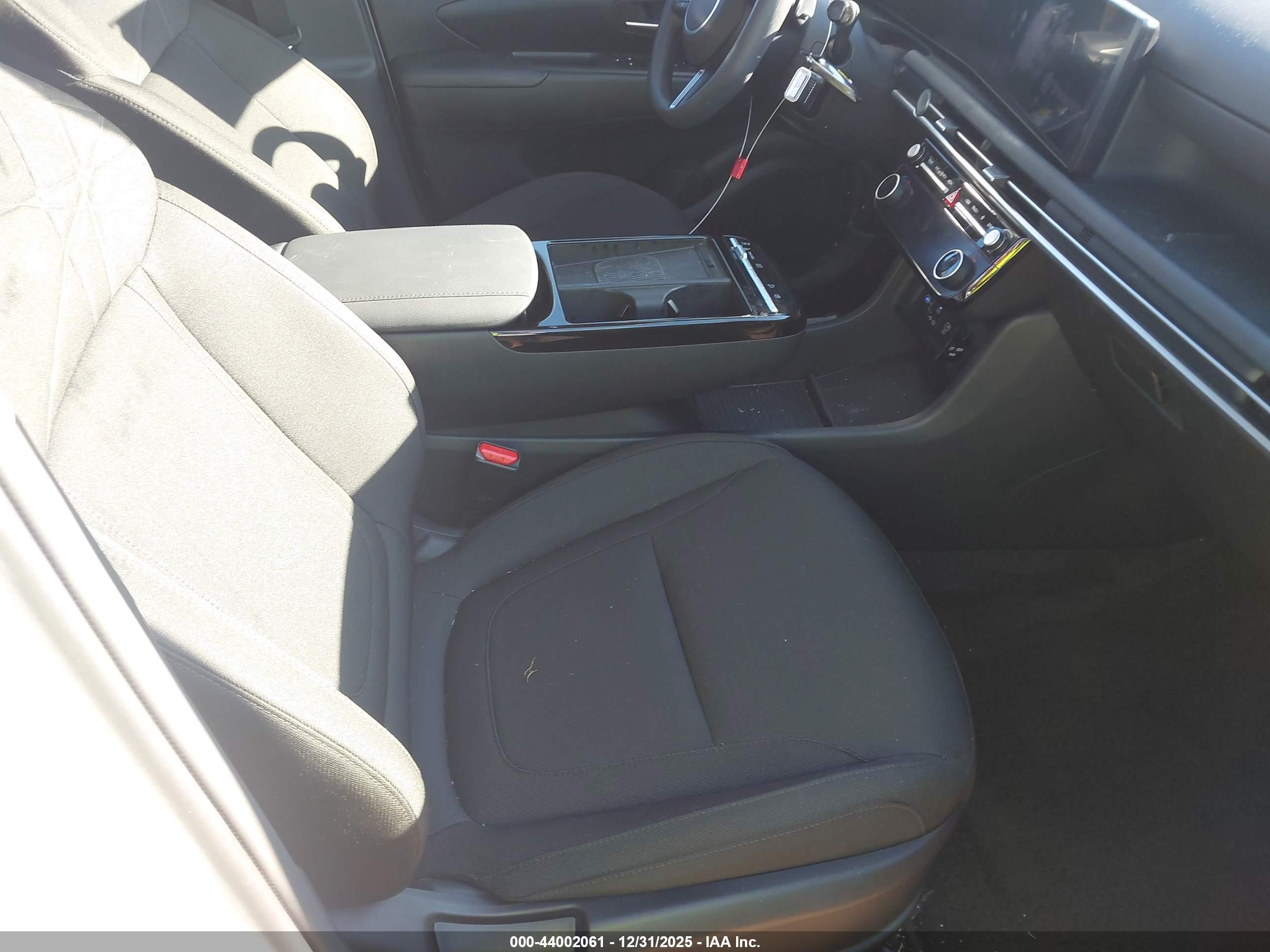 HYUNDAI TUCSON image 5