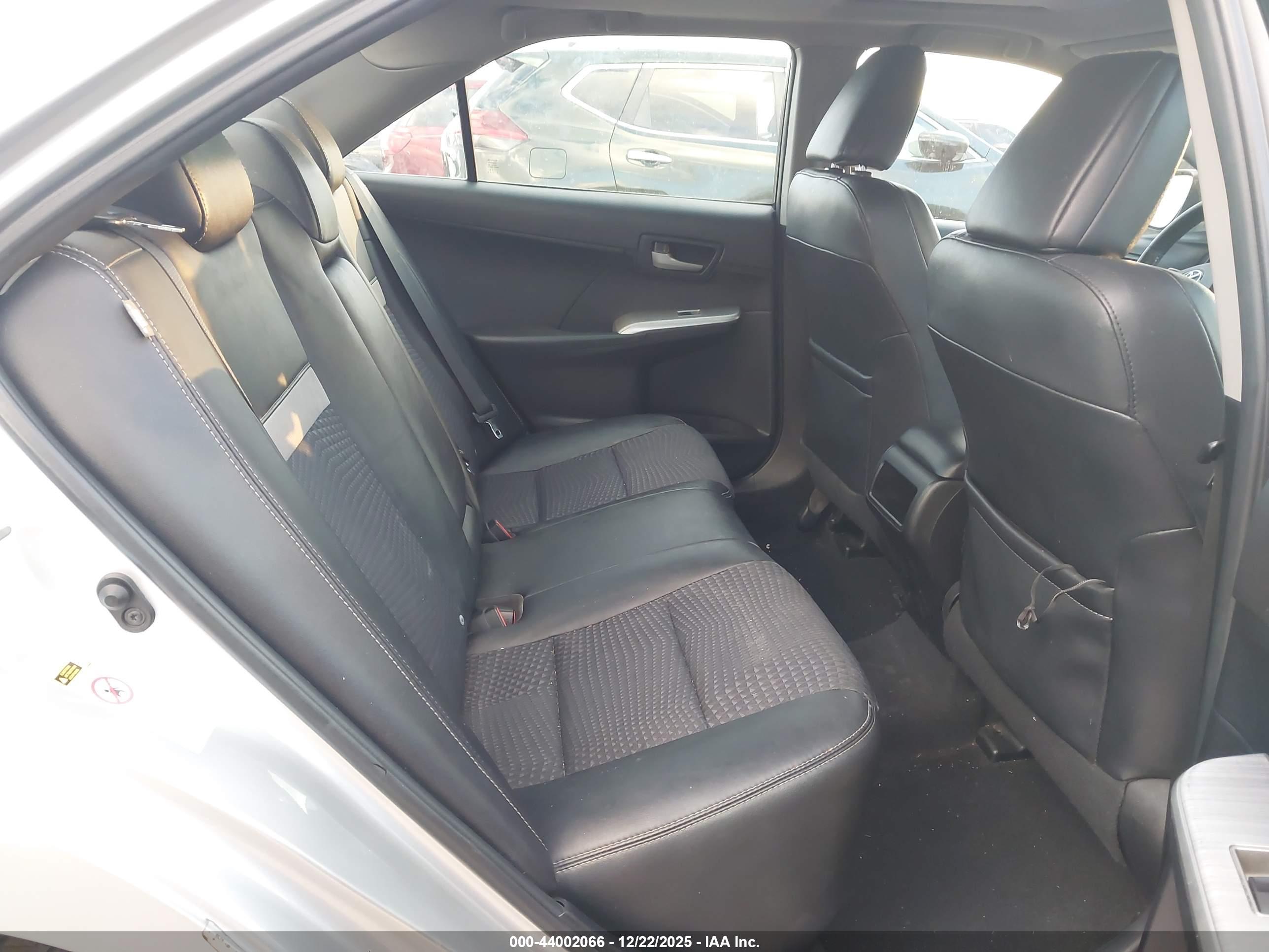 TOYOTA CAMRY image 8