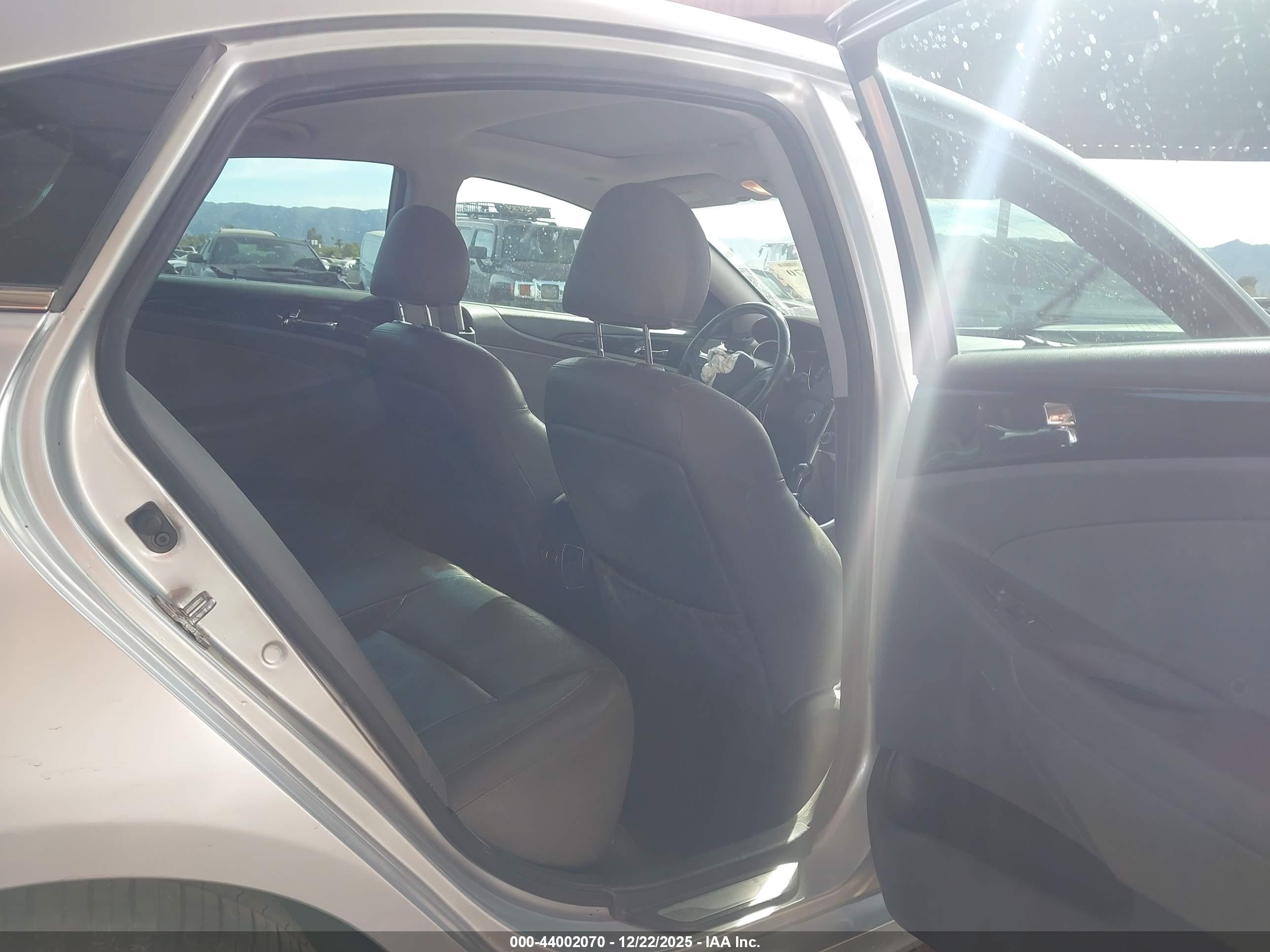 HYUNDAI SONATA image 8