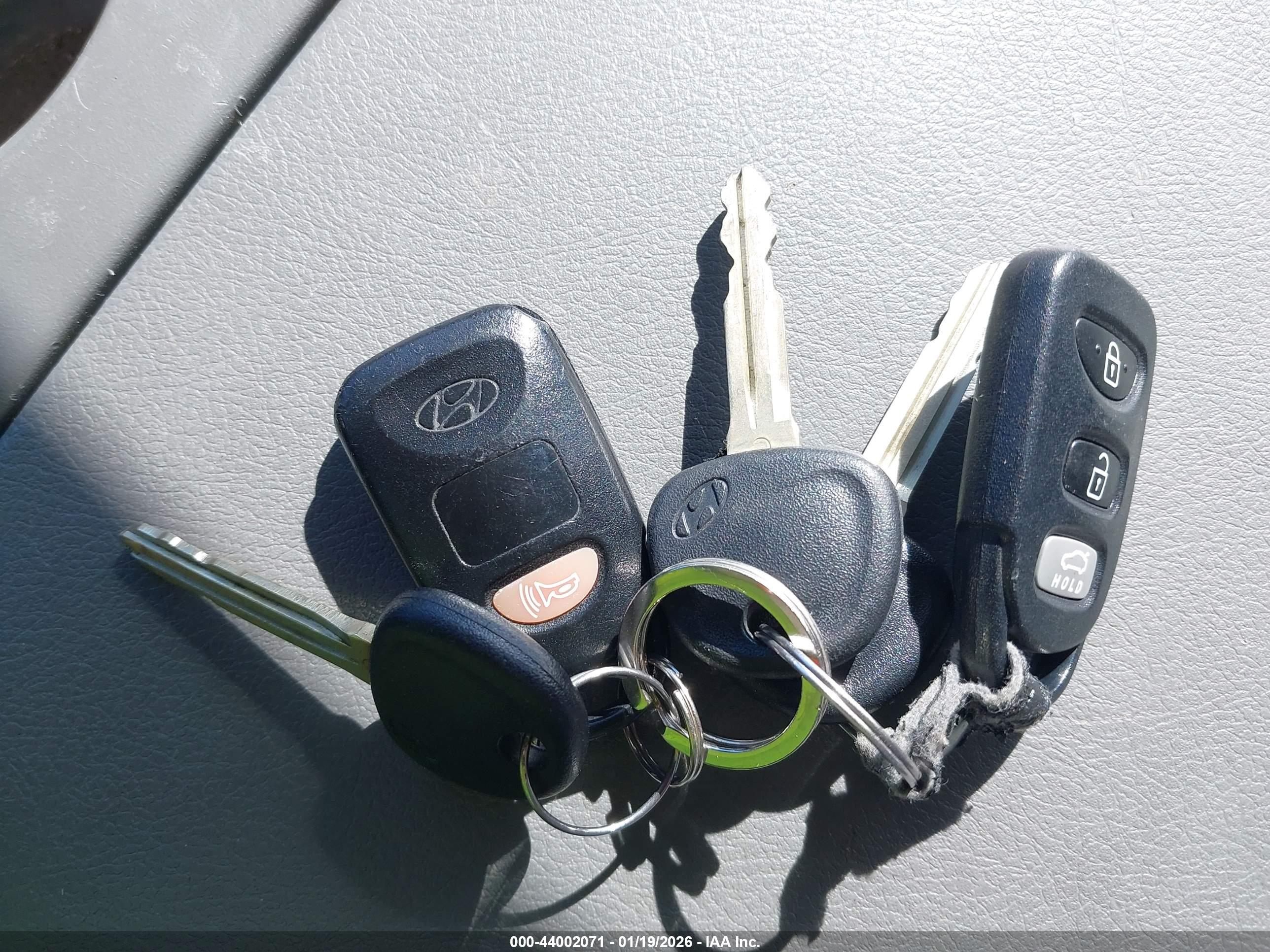 HYUNDAI ELANTRA image 11