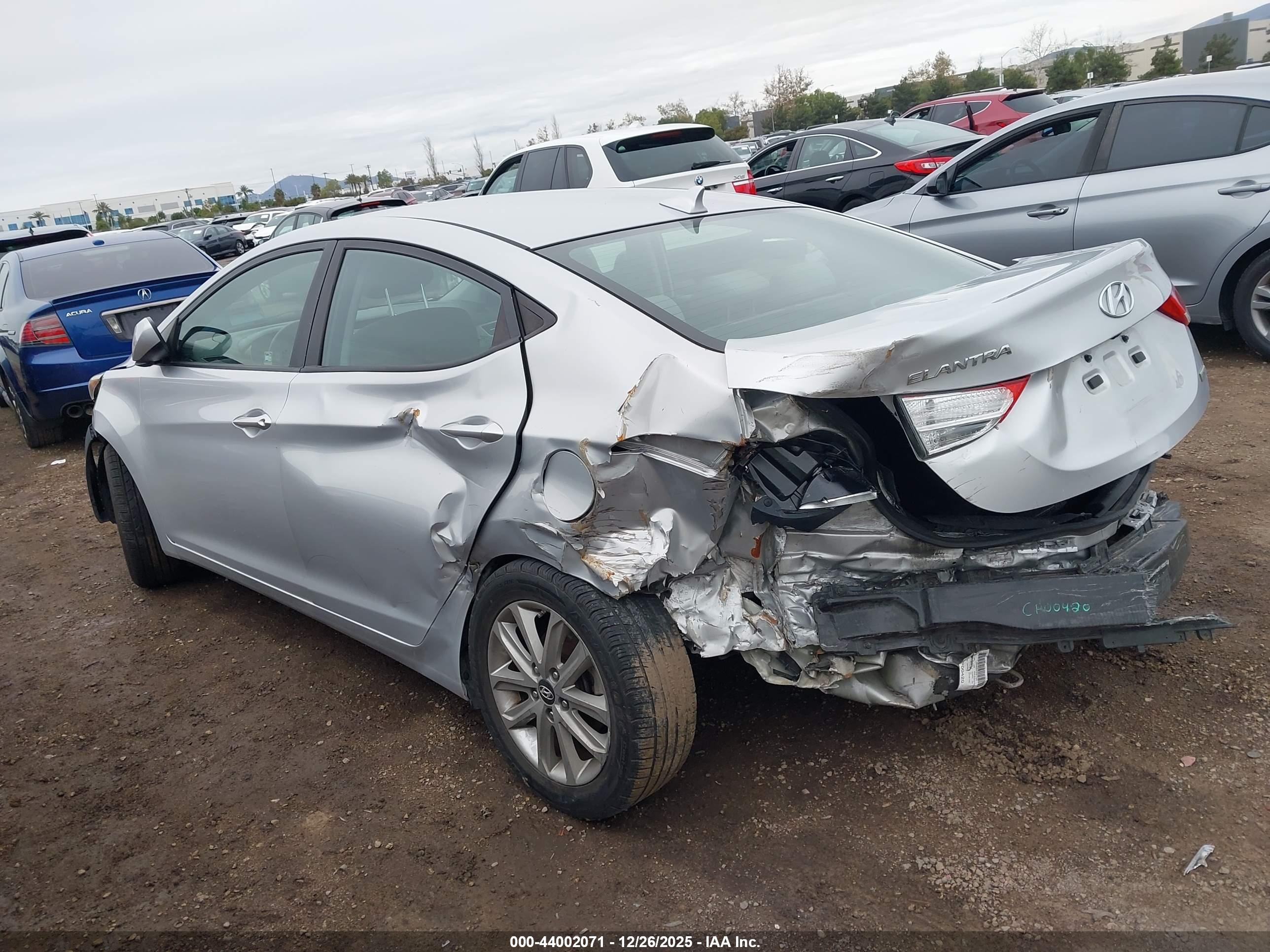 HYUNDAI ELANTRA image 3