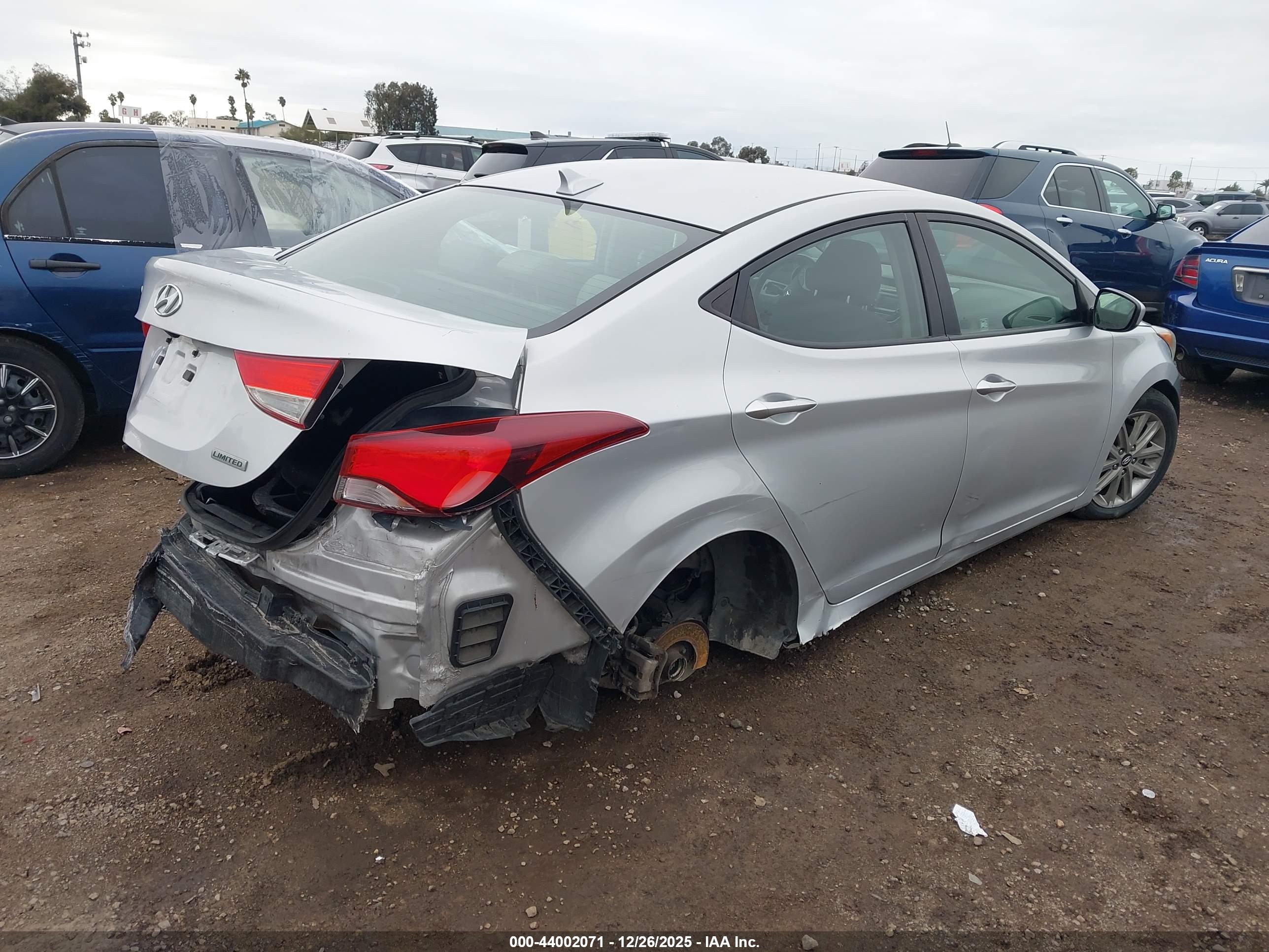 HYUNDAI ELANTRA image 4