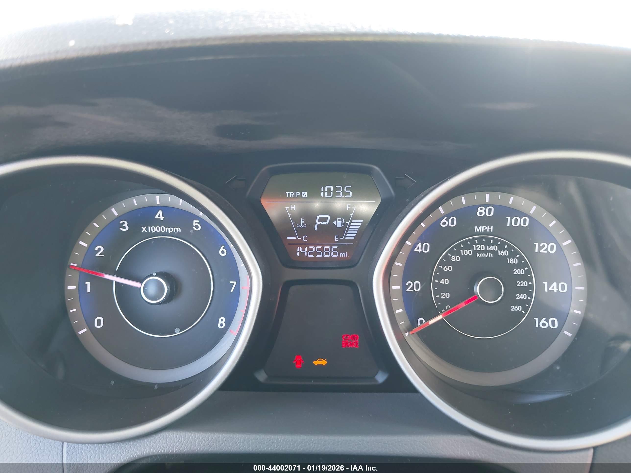 HYUNDAI ELANTRA image 7