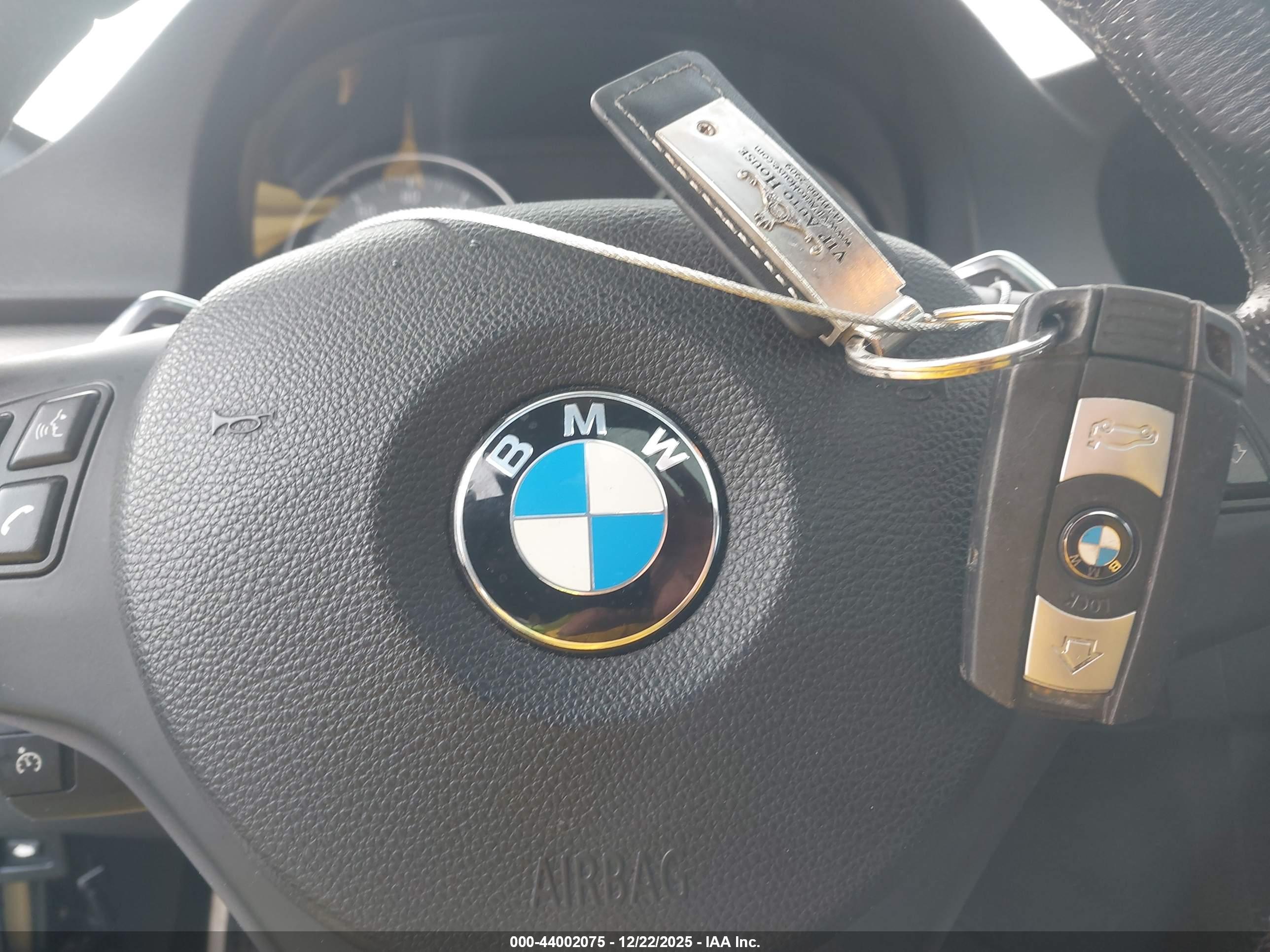 BMW 335IS image 11