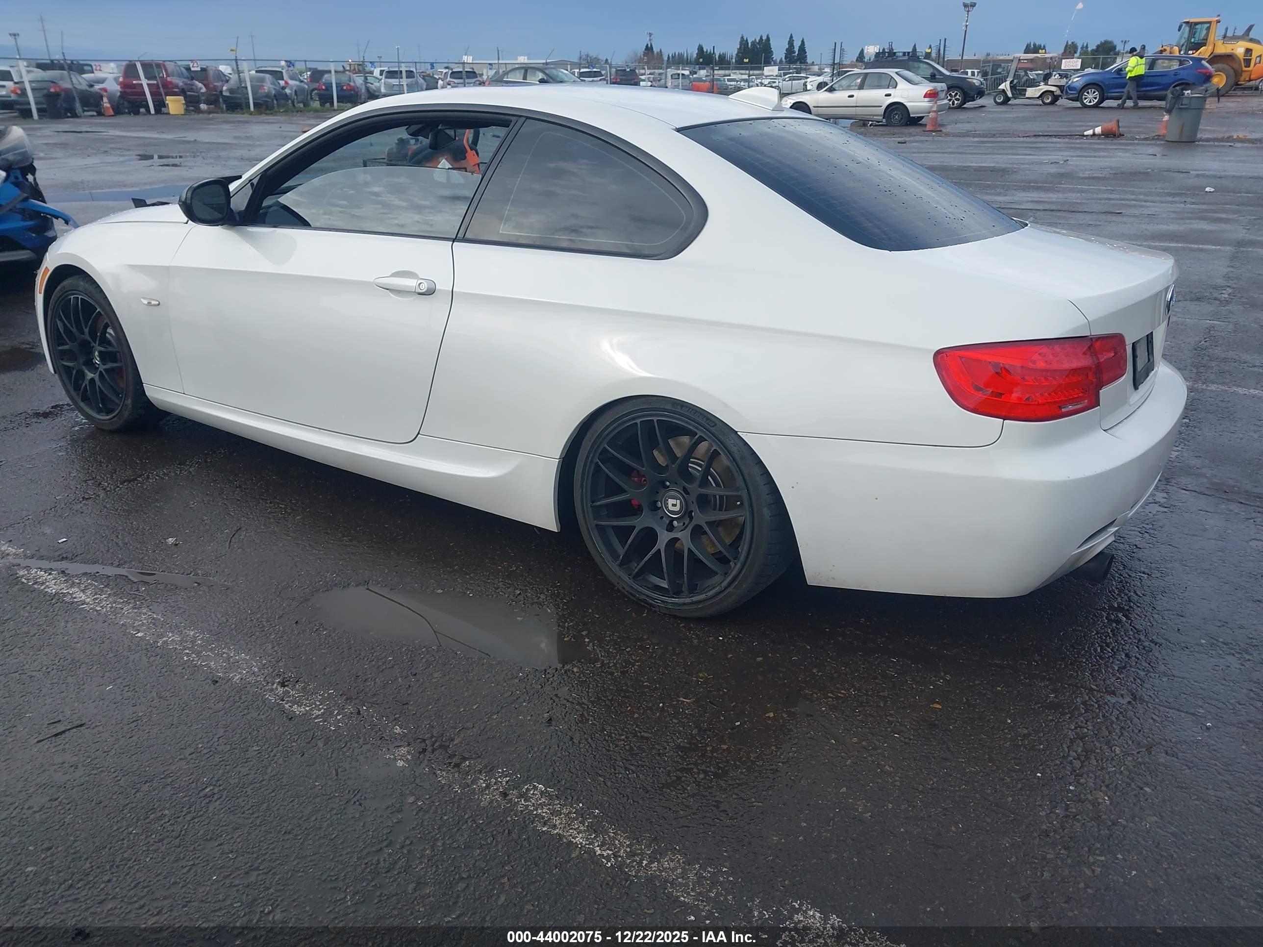 BMW 335IS image 3