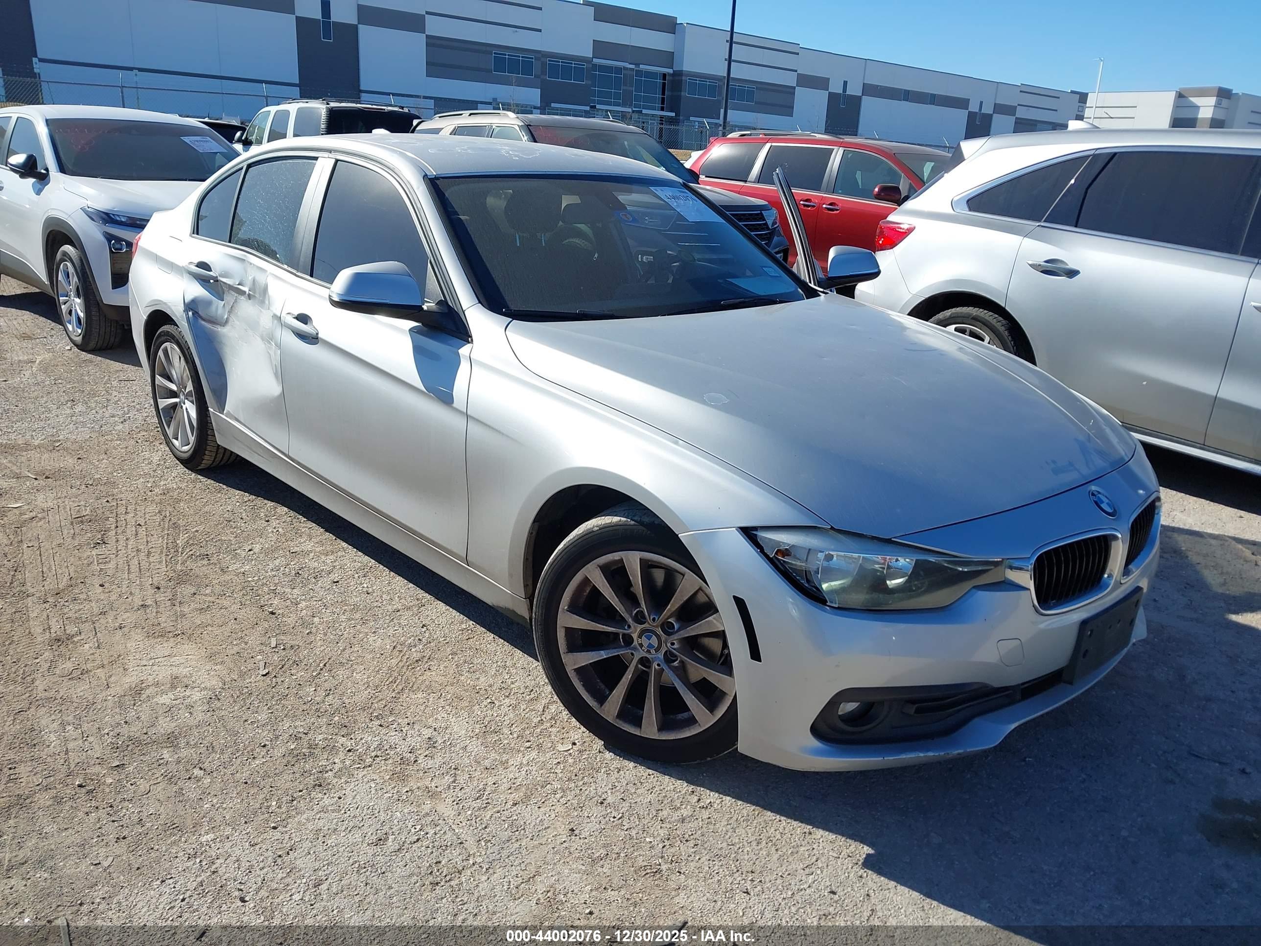 BMW 320I image 6