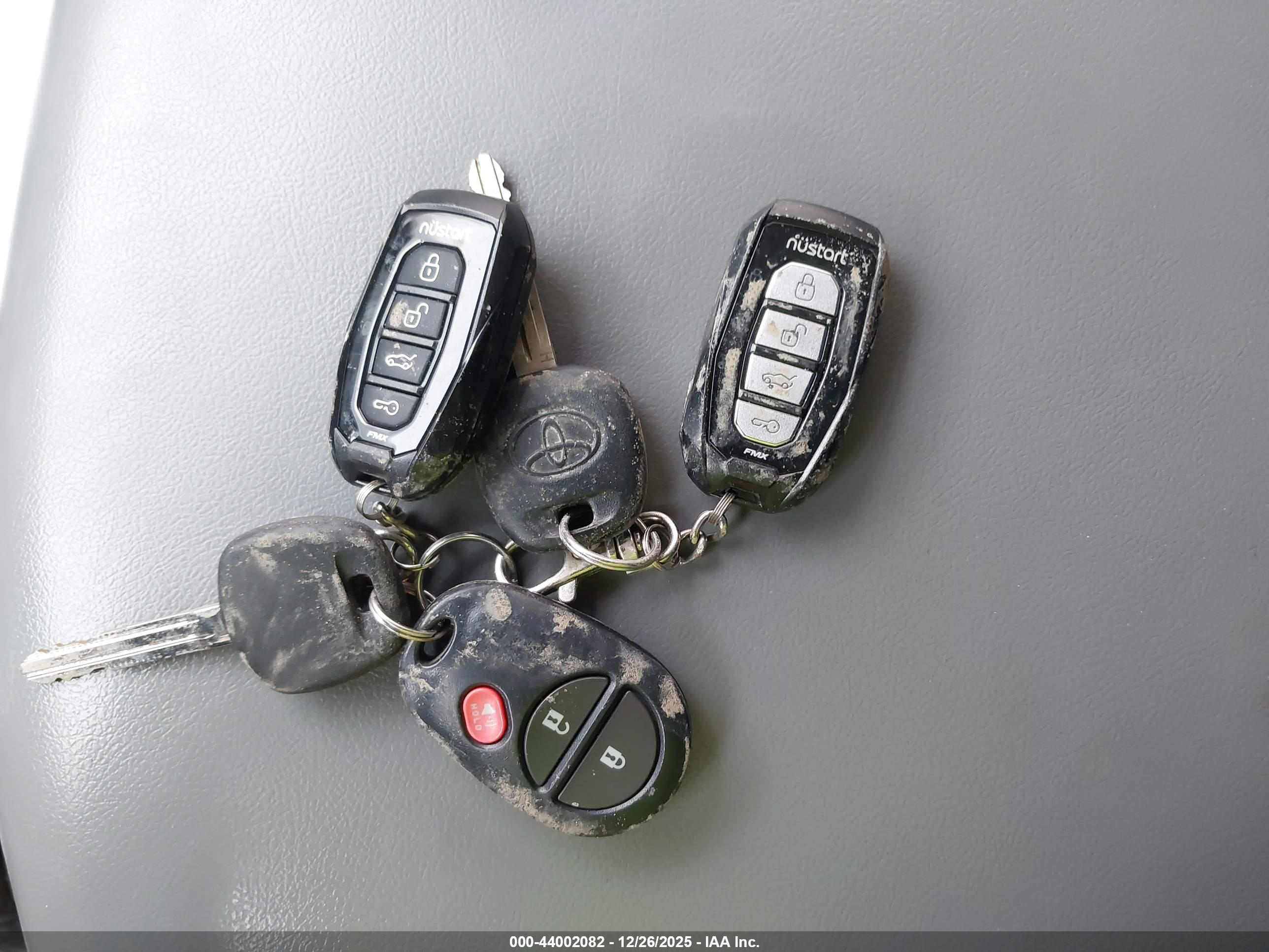TOYOTA SEQUOIA image 11
