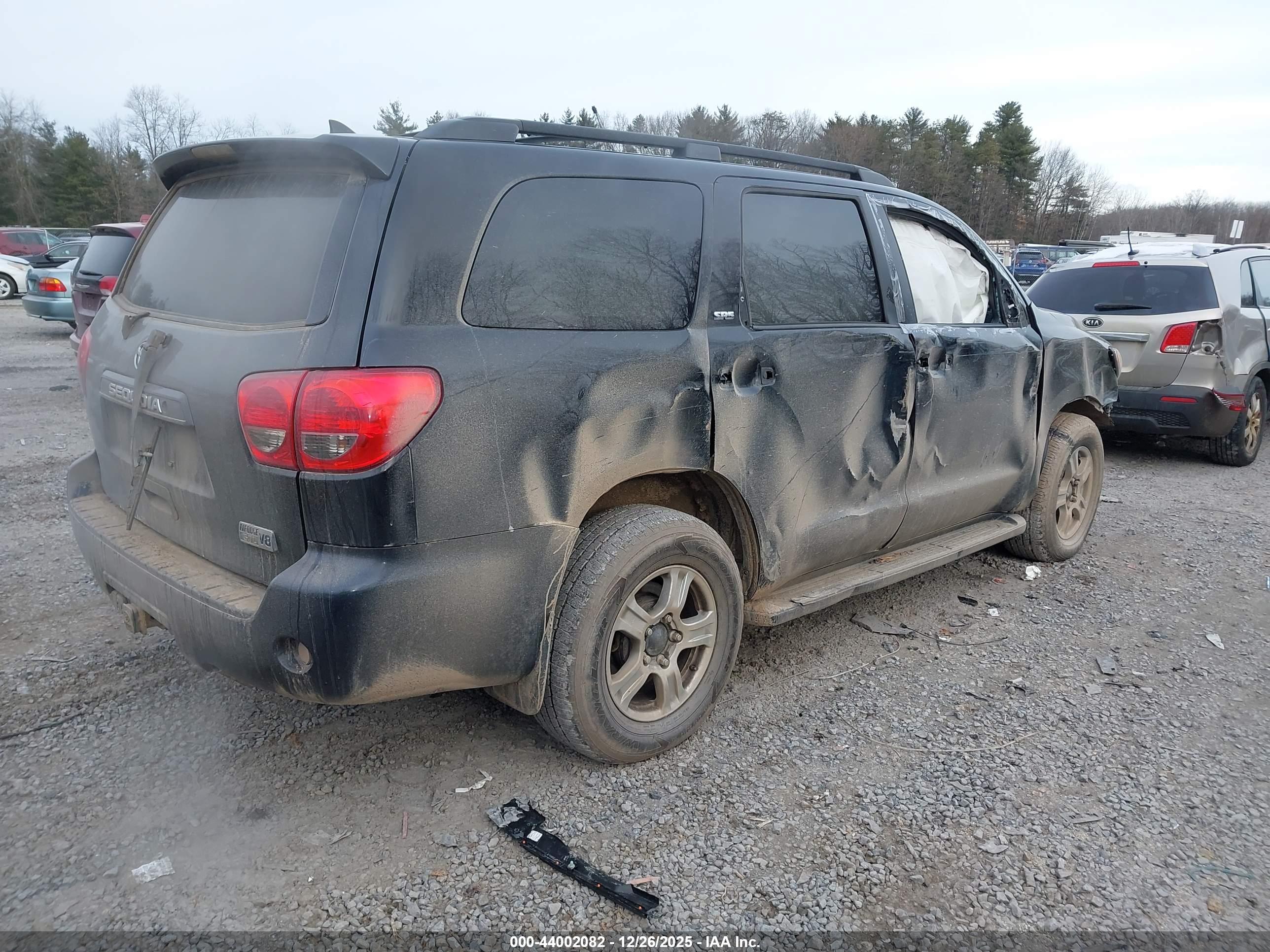 TOYOTA SEQUOIA image 4