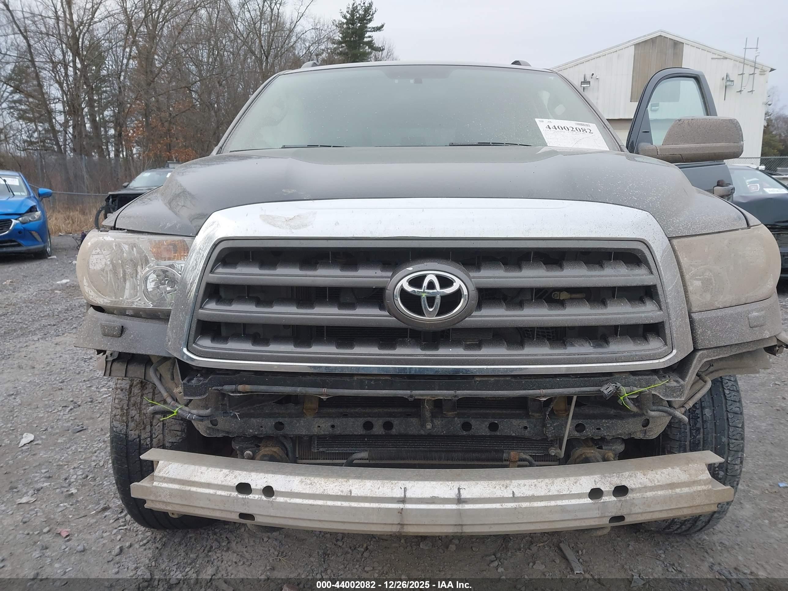 TOYOTA SEQUOIA image 6