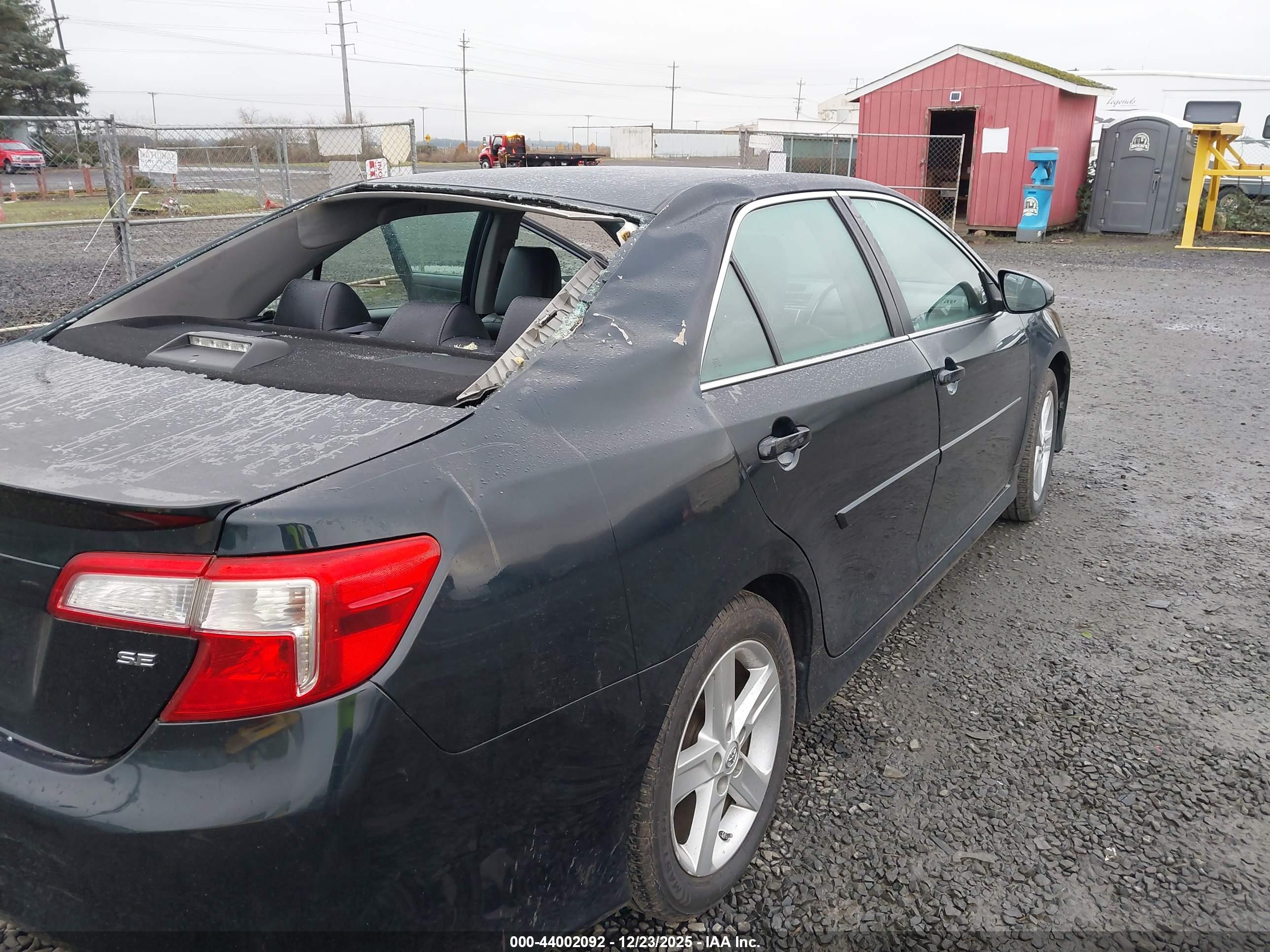 TOYOTA CAMRY image 6