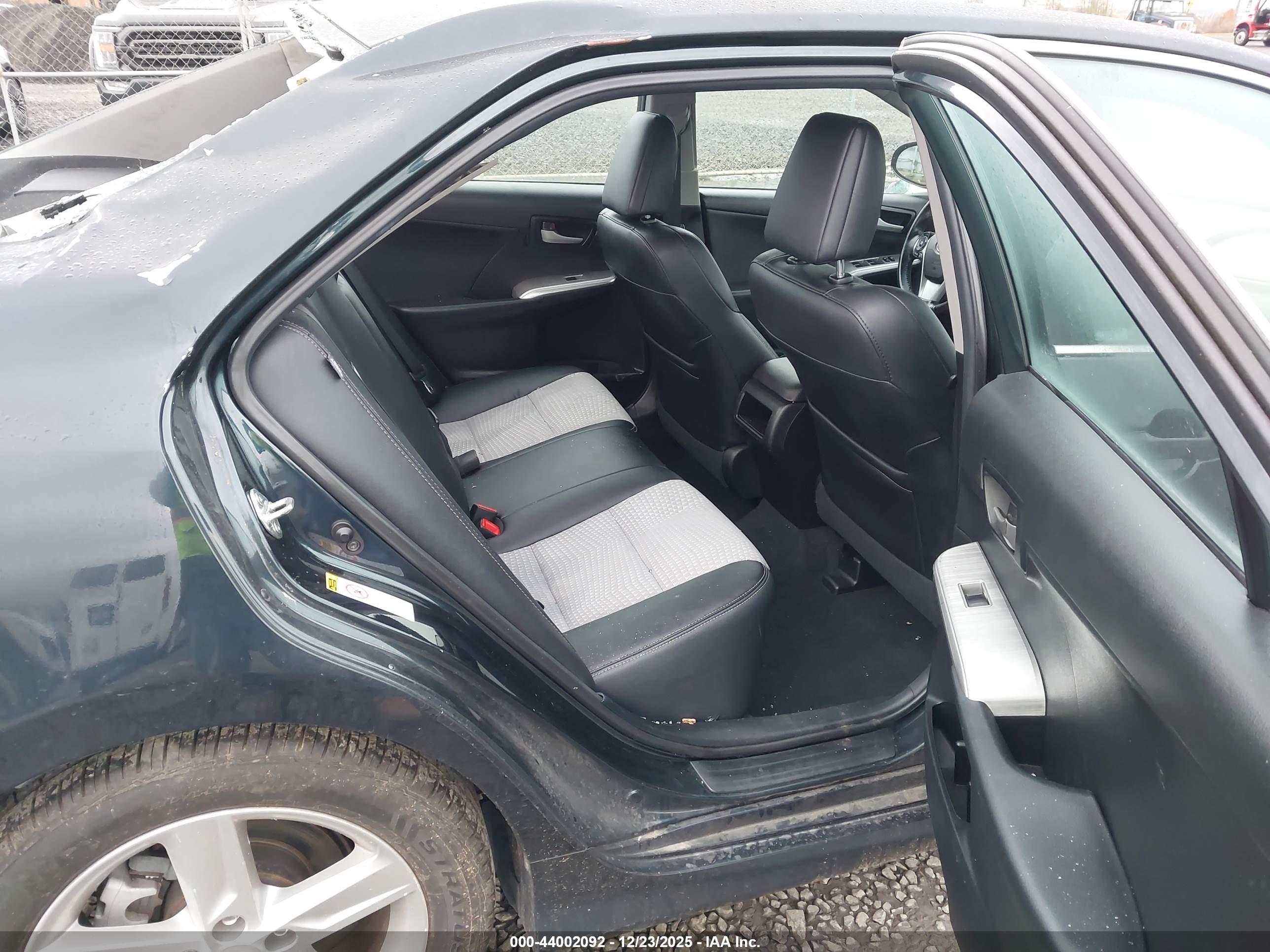 TOYOTA CAMRY image 8