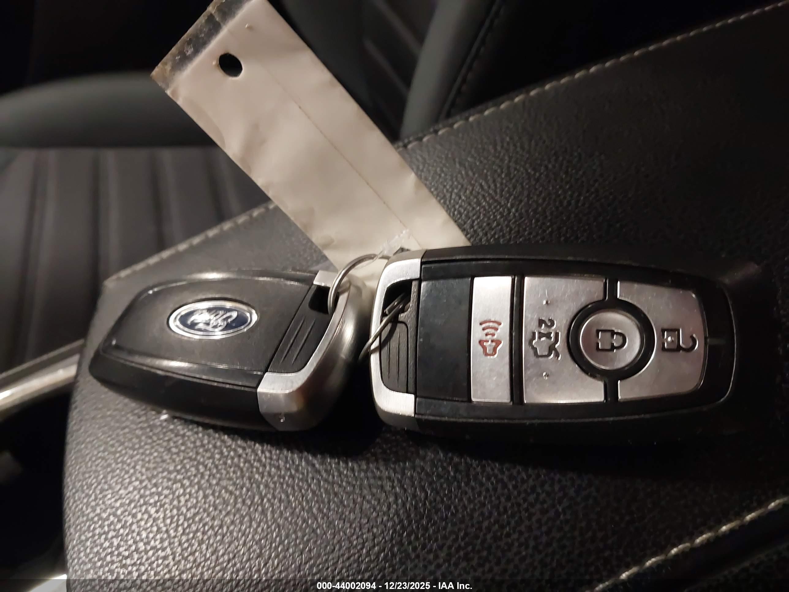 FORD FUSION image 11