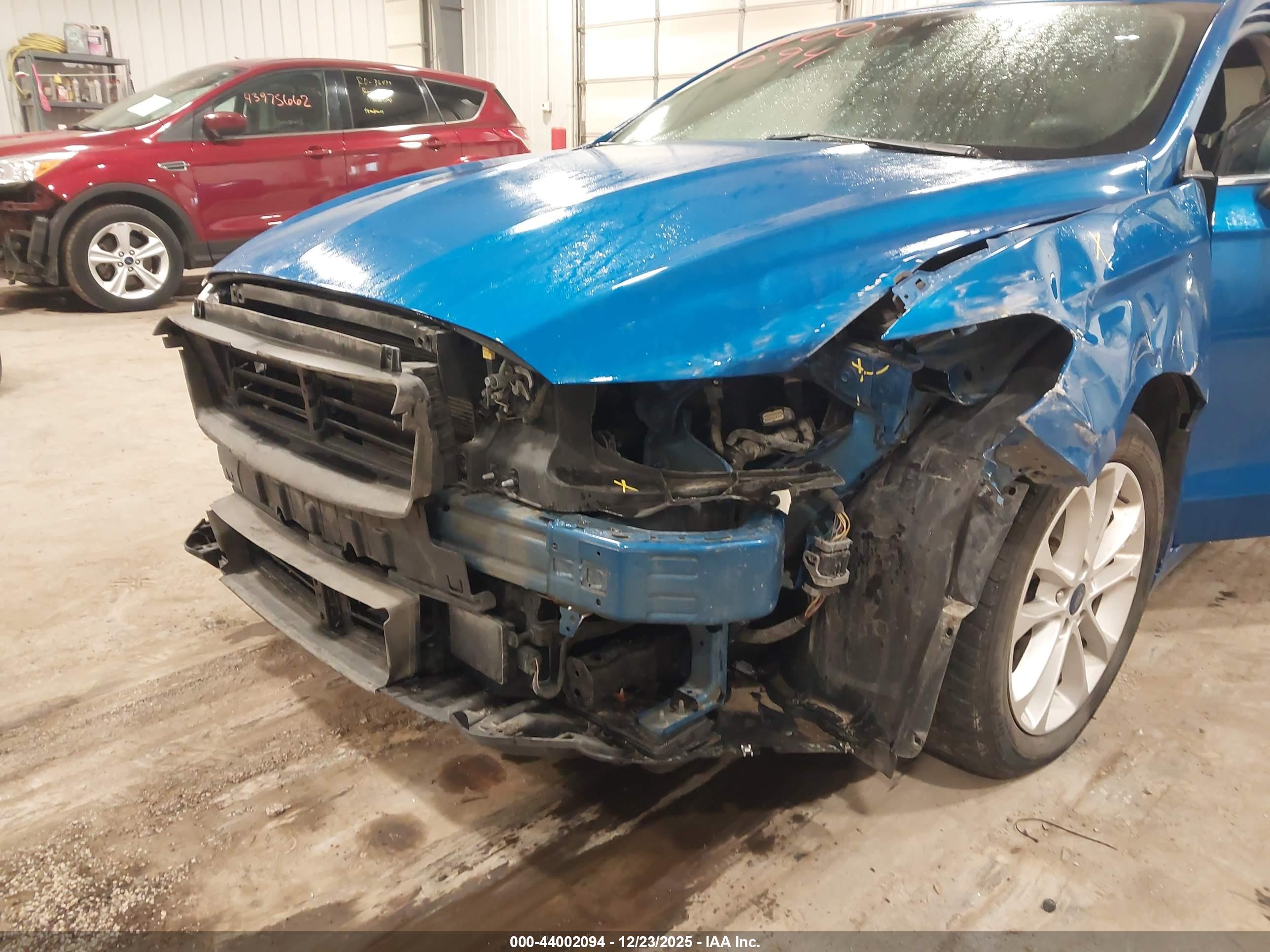 FORD FUSION image 6