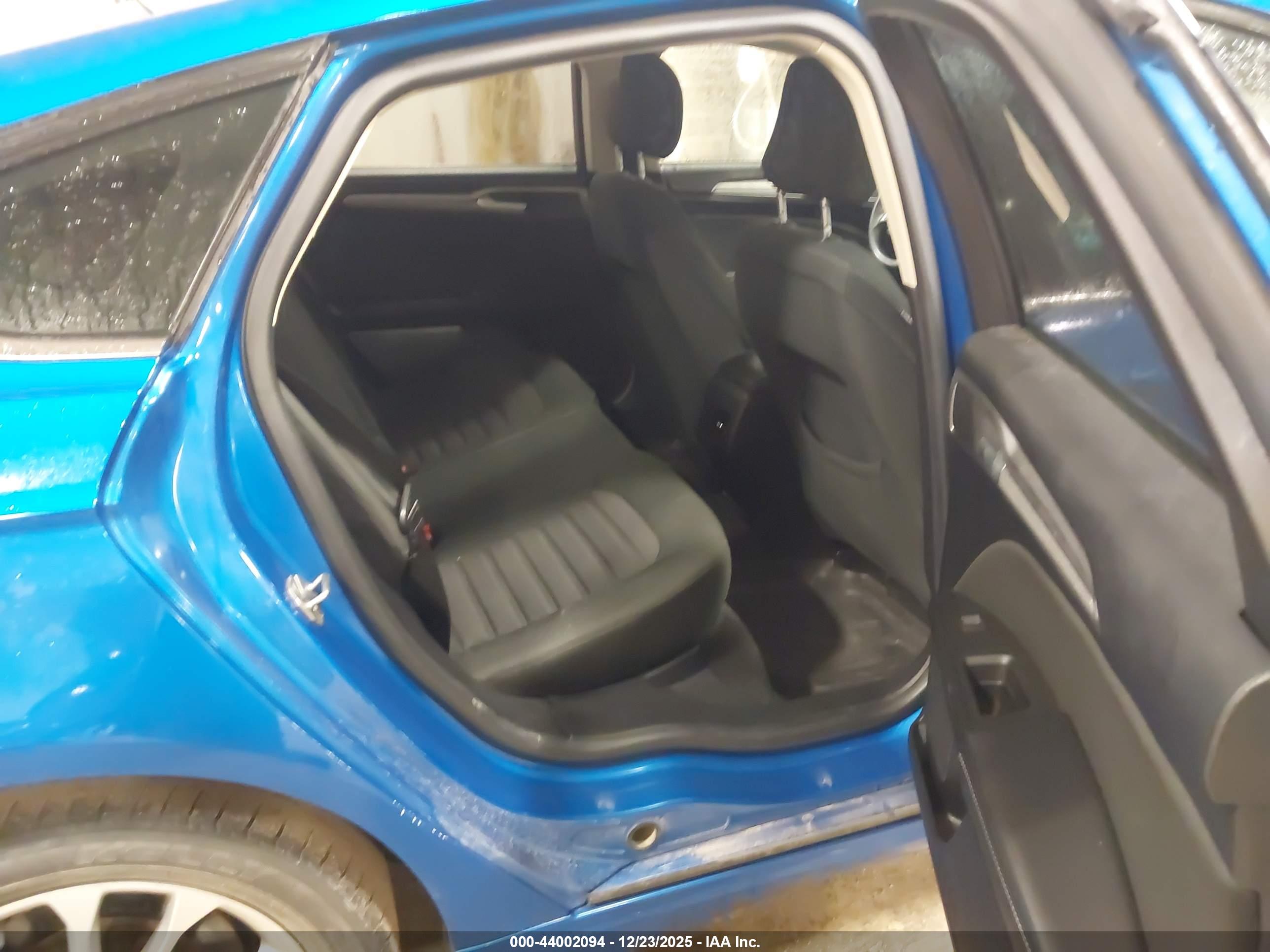 FORD FUSION image 8