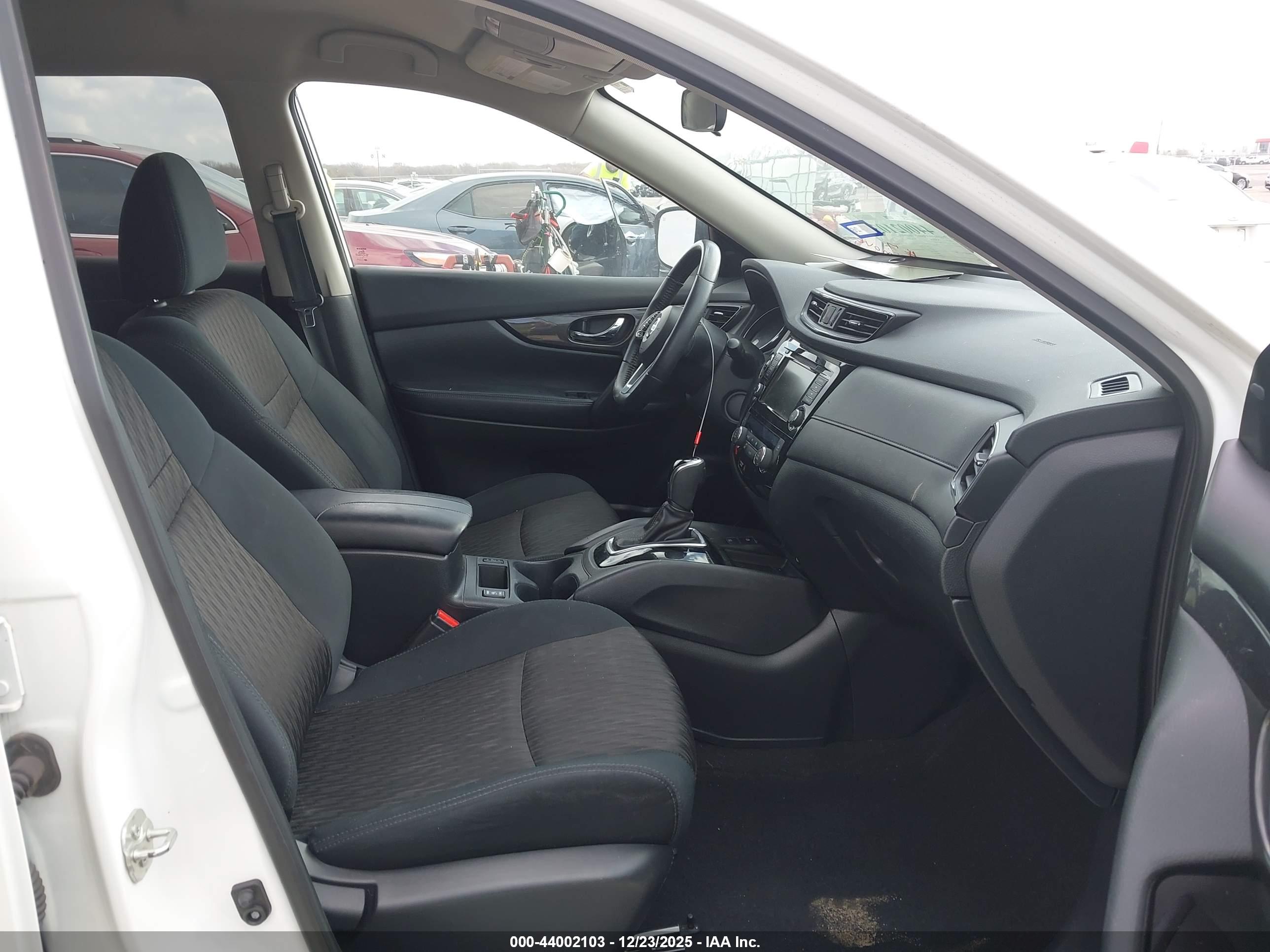 NISSAN ROGUE image 5