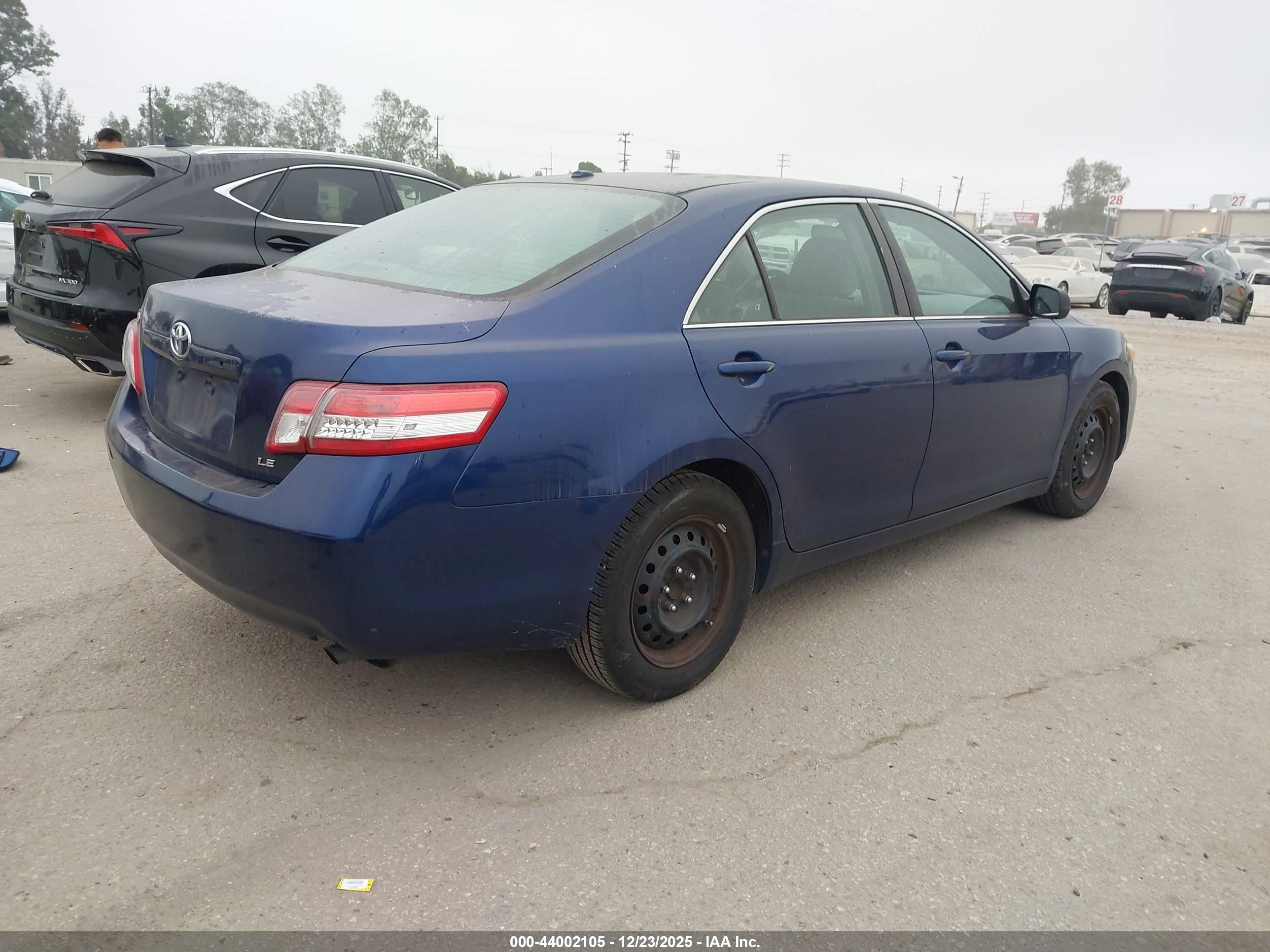 TOYOTA CAMRY image 4