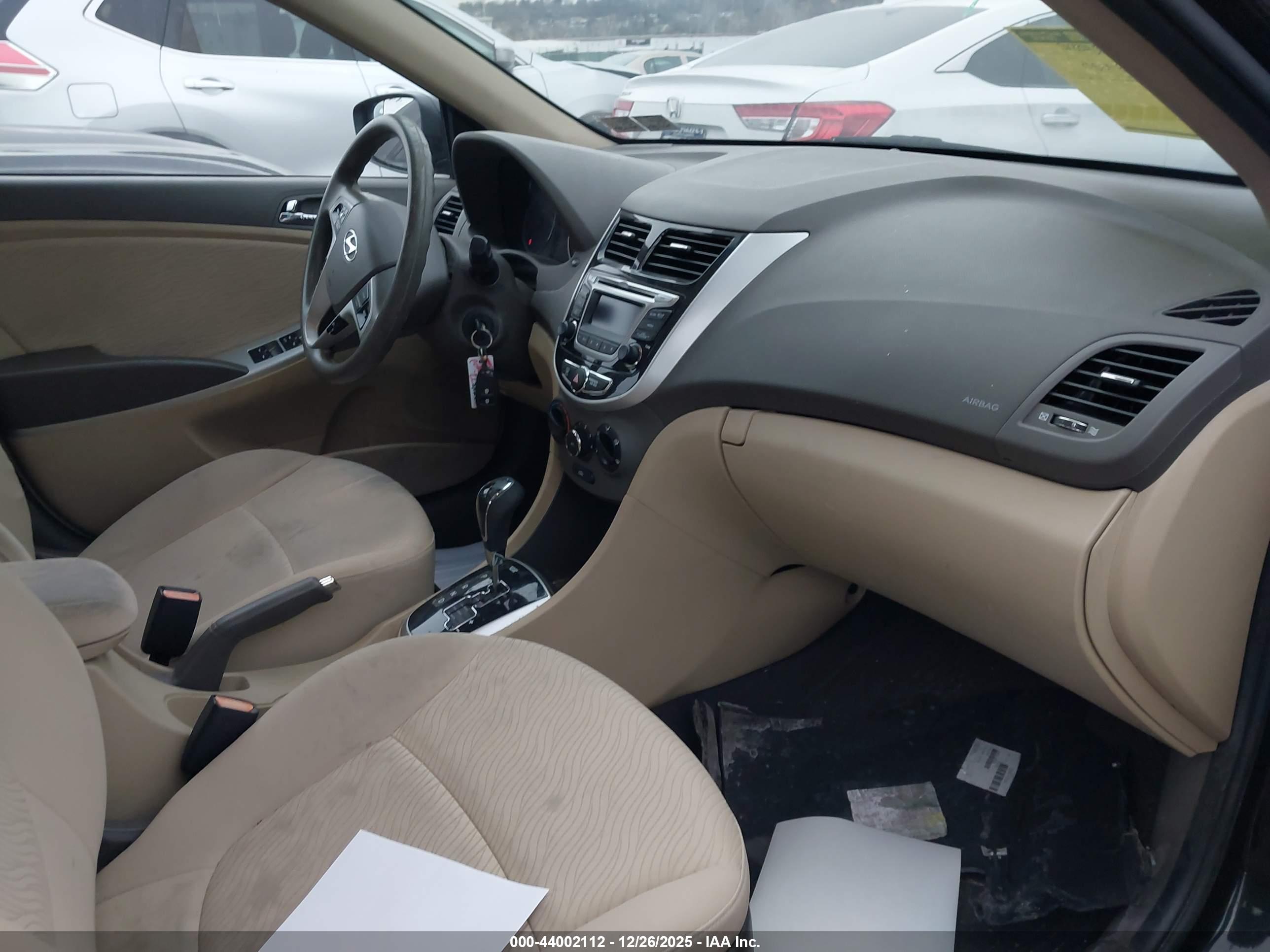 HYUNDAI ACCENT image 5