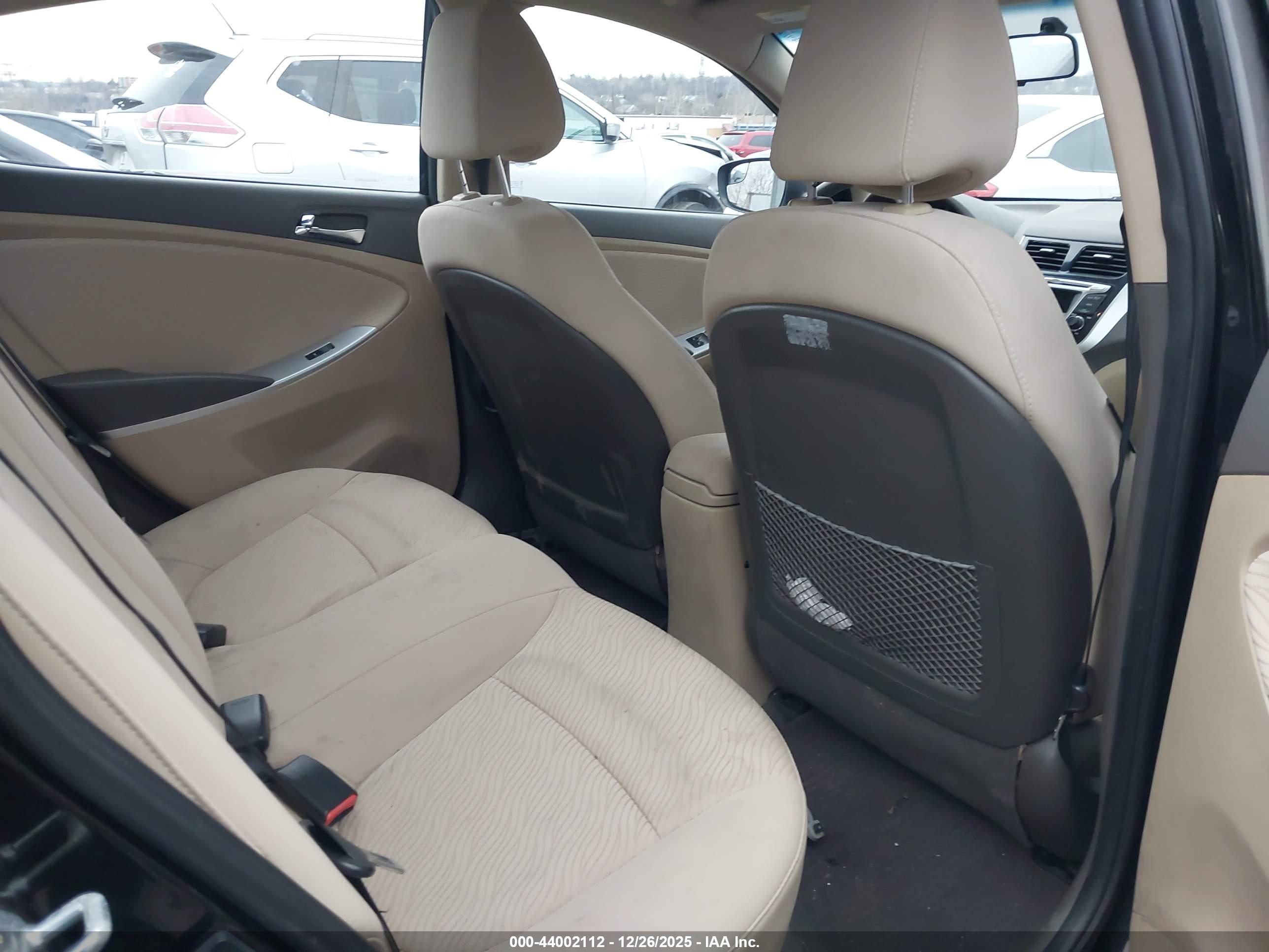 HYUNDAI ACCENT image 8