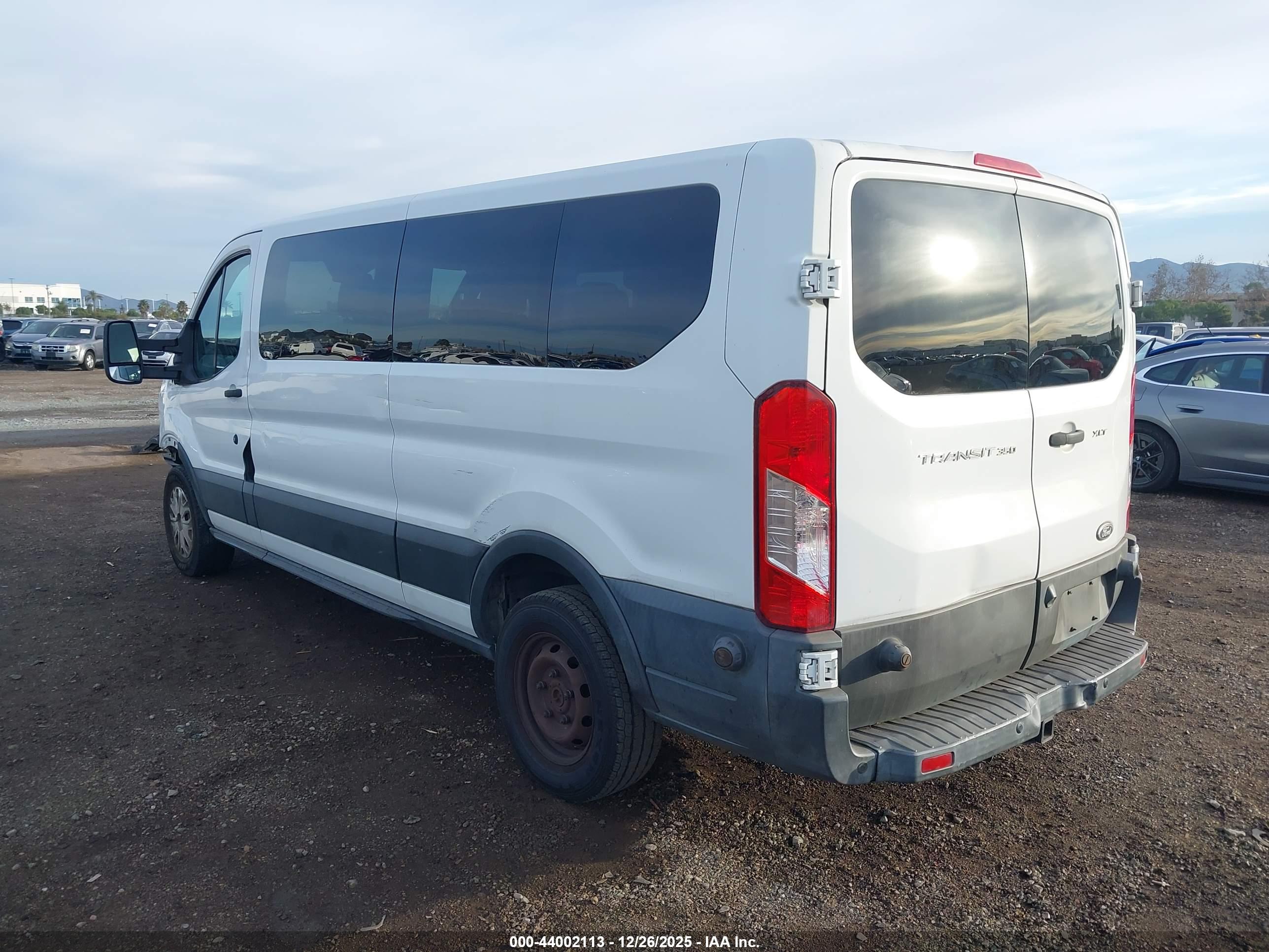 FORD TRANSIT-350 image 3