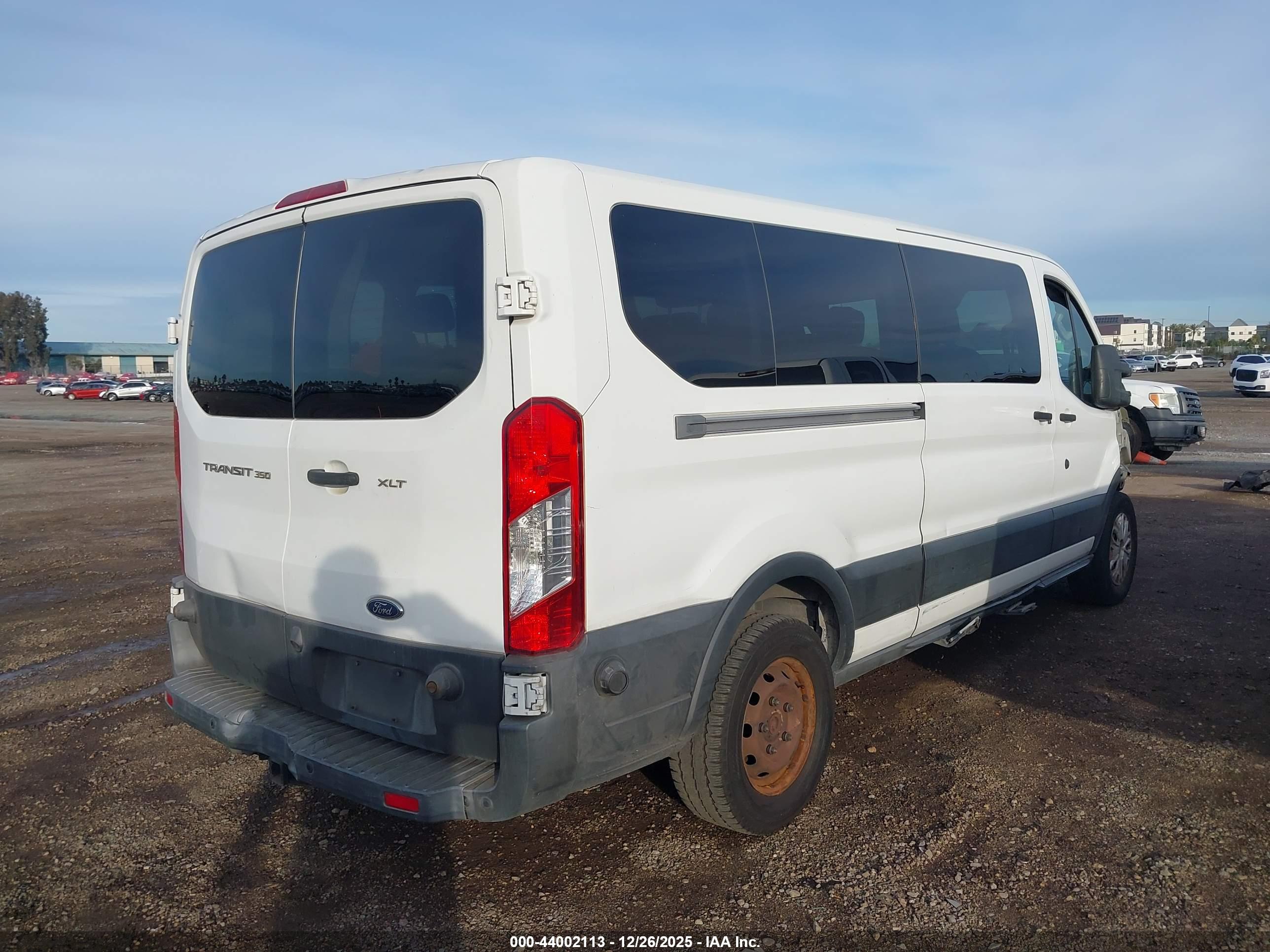 FORD TRANSIT-350 image 4