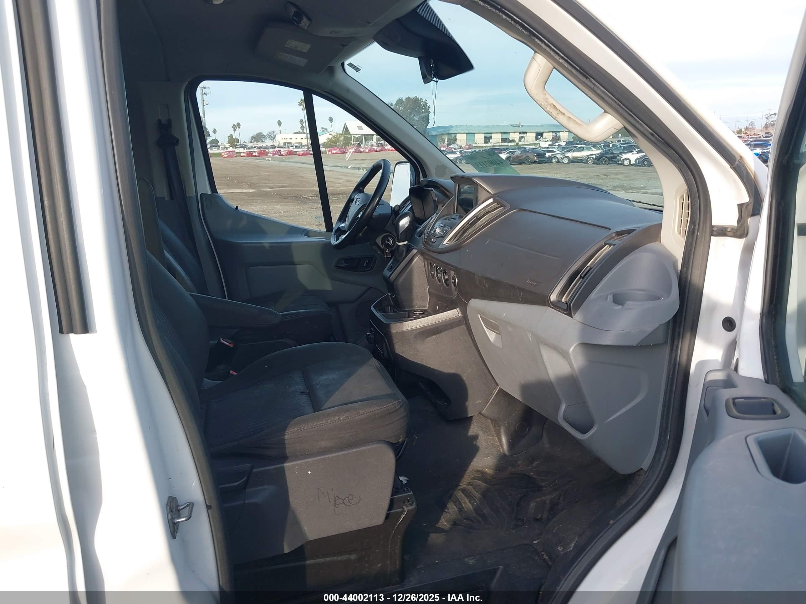 FORD TRANSIT-350 image 5