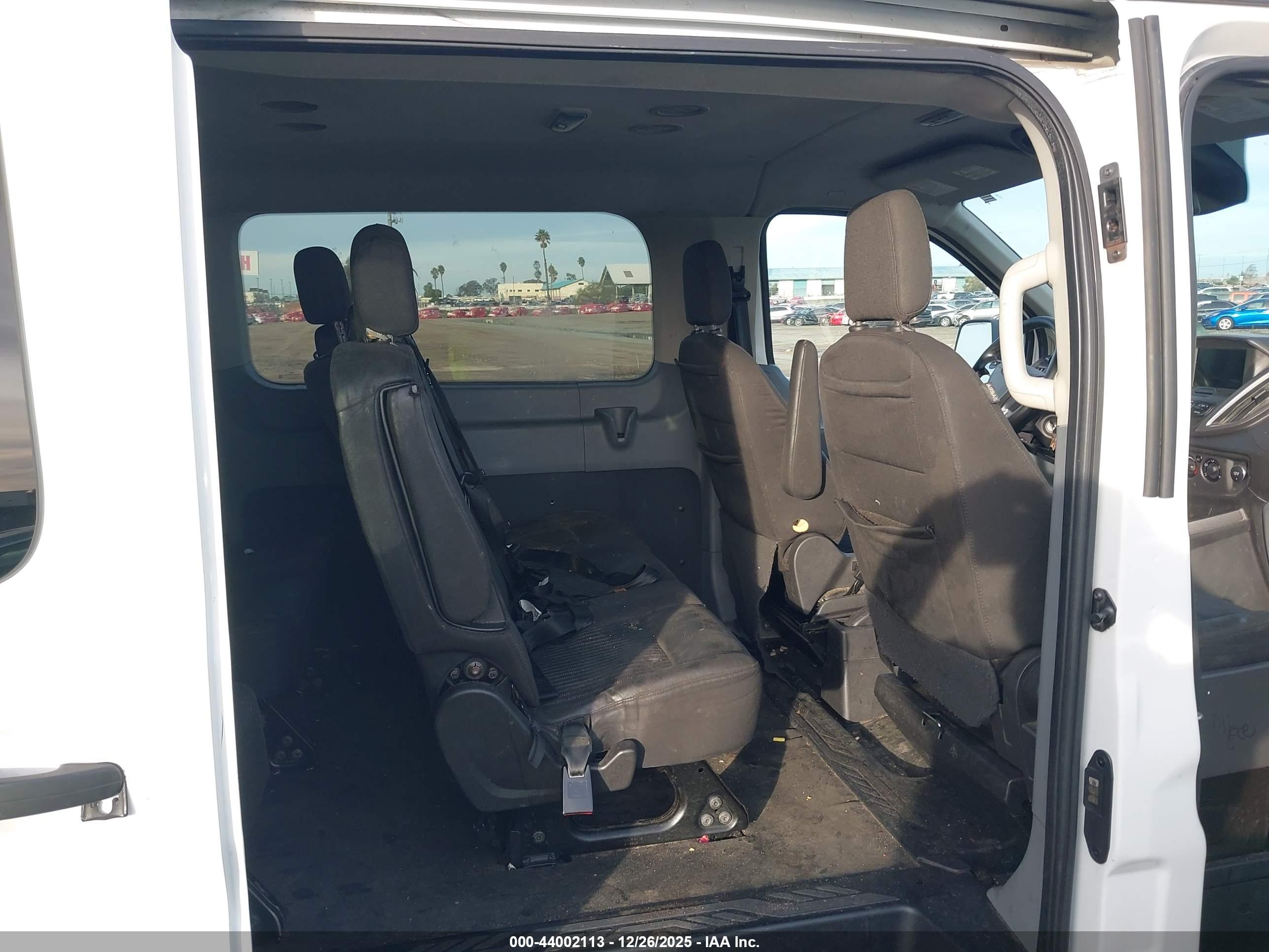 FORD TRANSIT-350 image 8