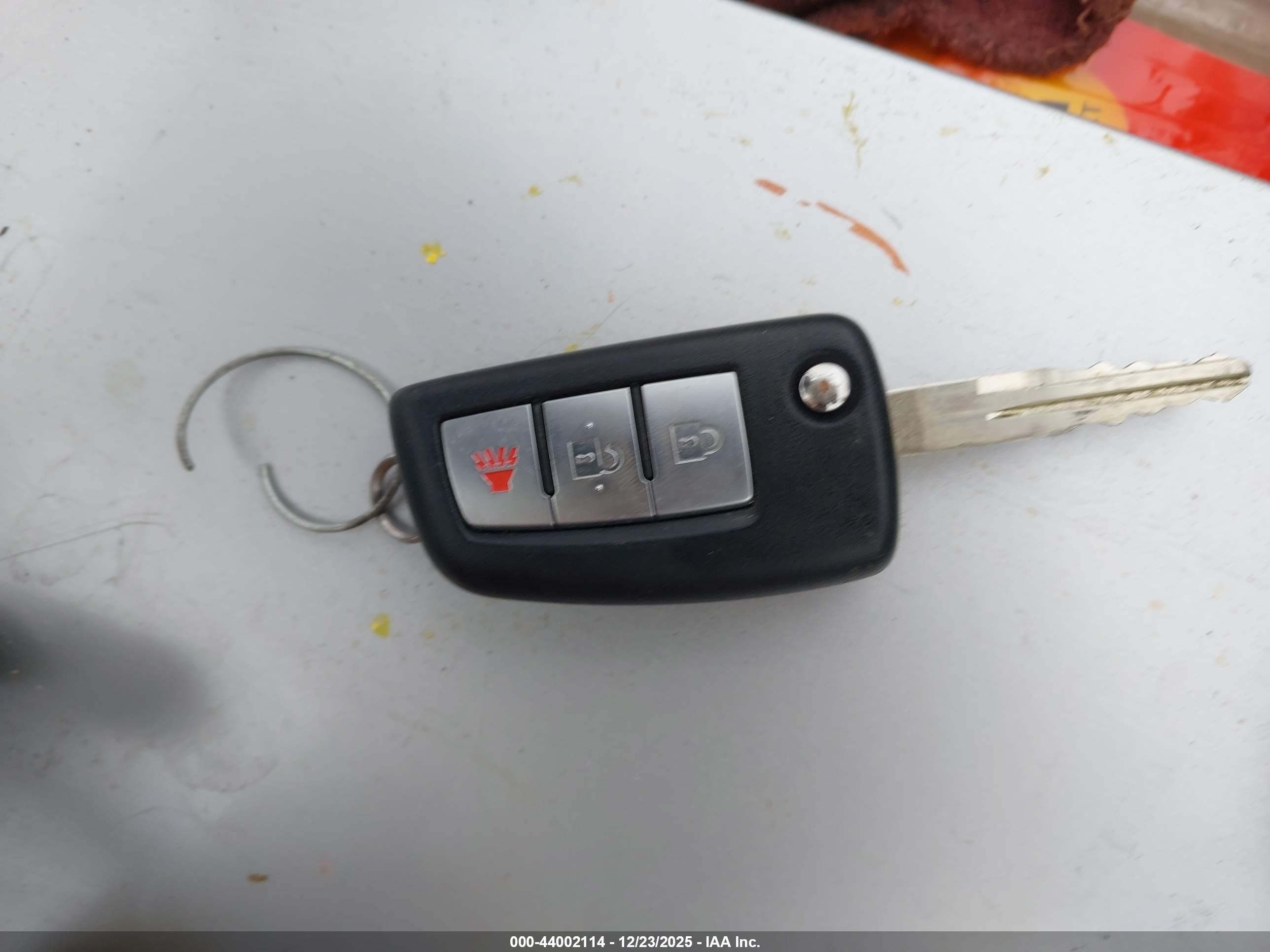 NISSAN ROGUE image 11