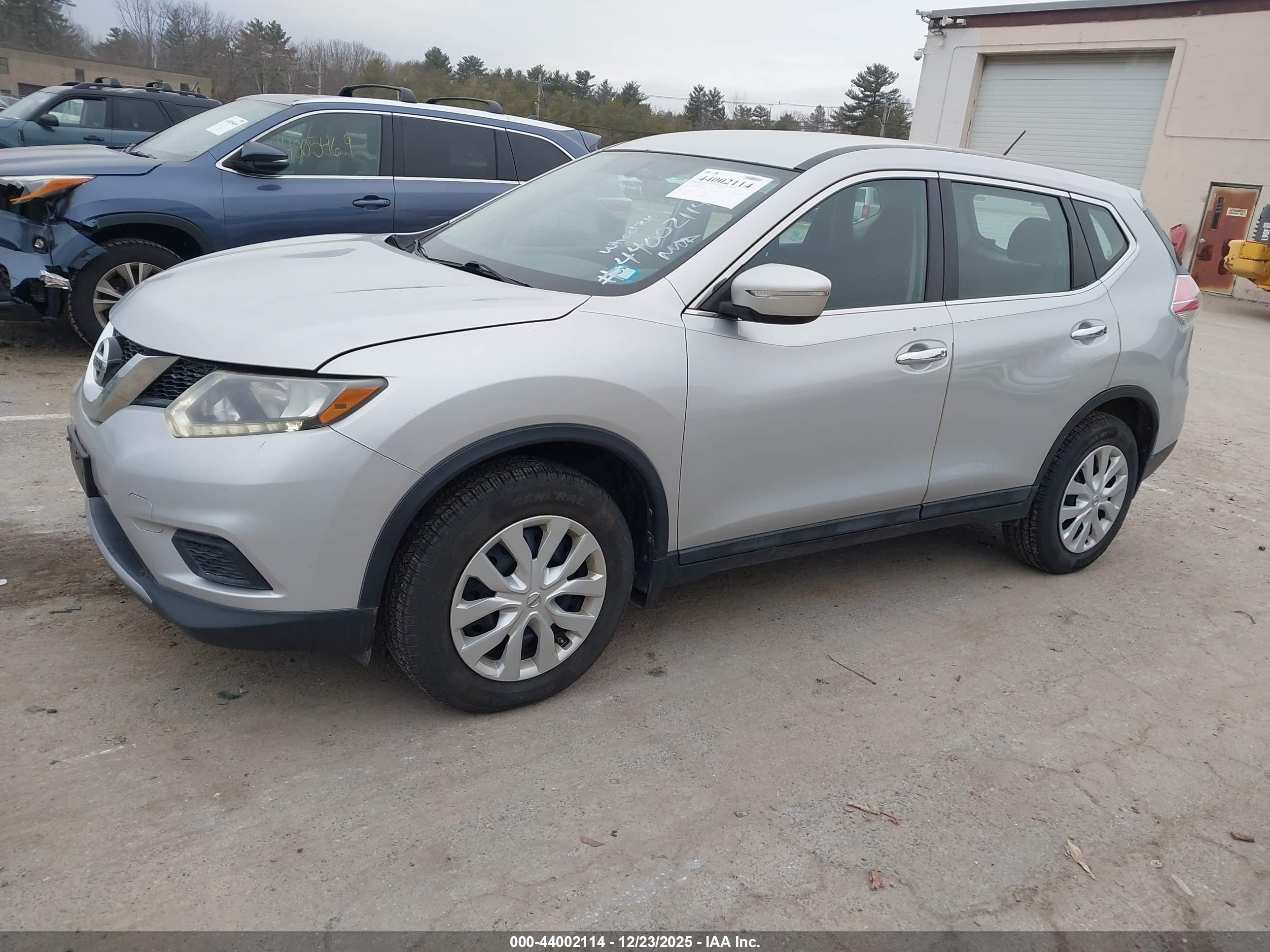 NISSAN ROGUE image 2