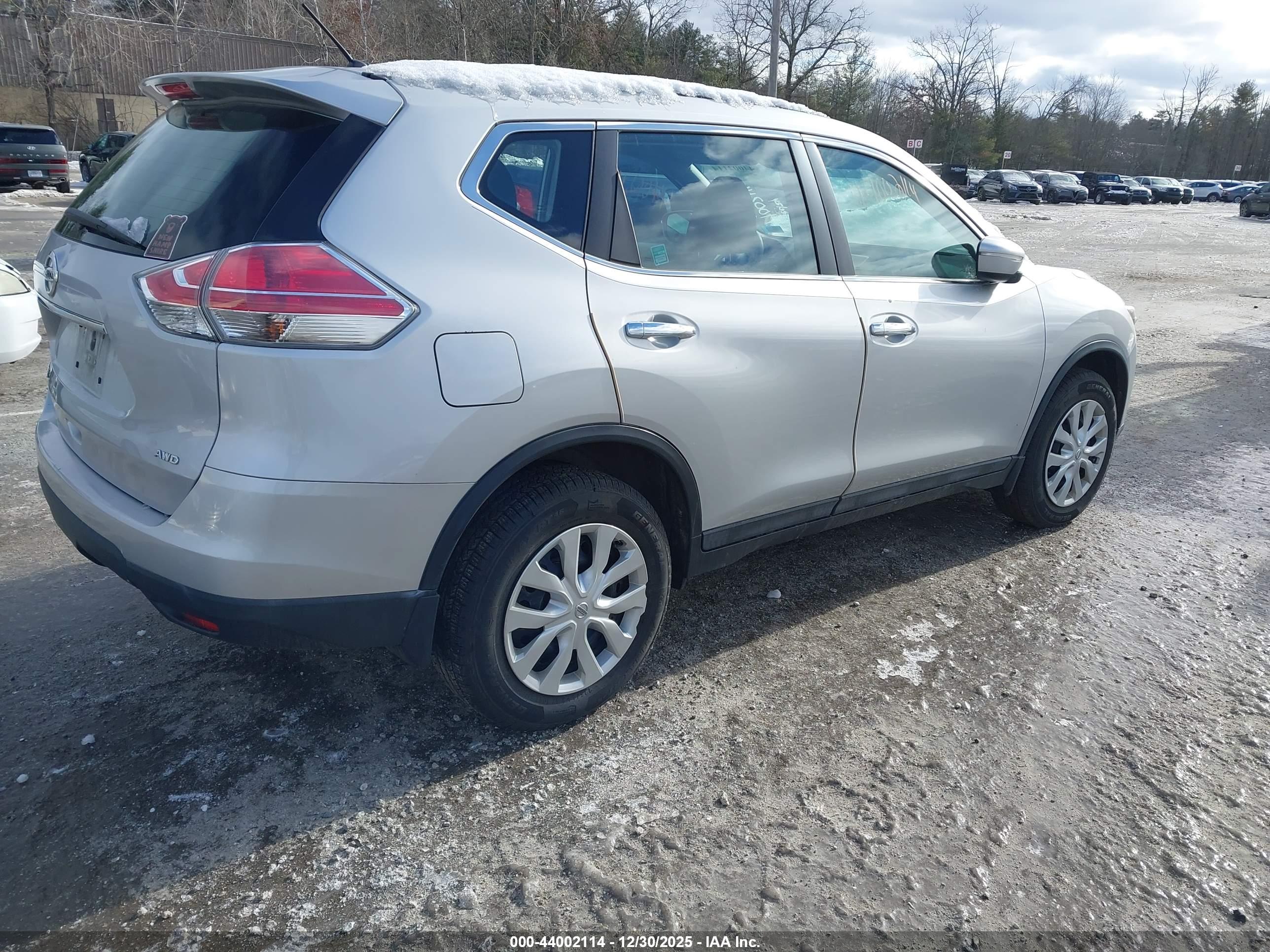 NISSAN ROGUE image 4