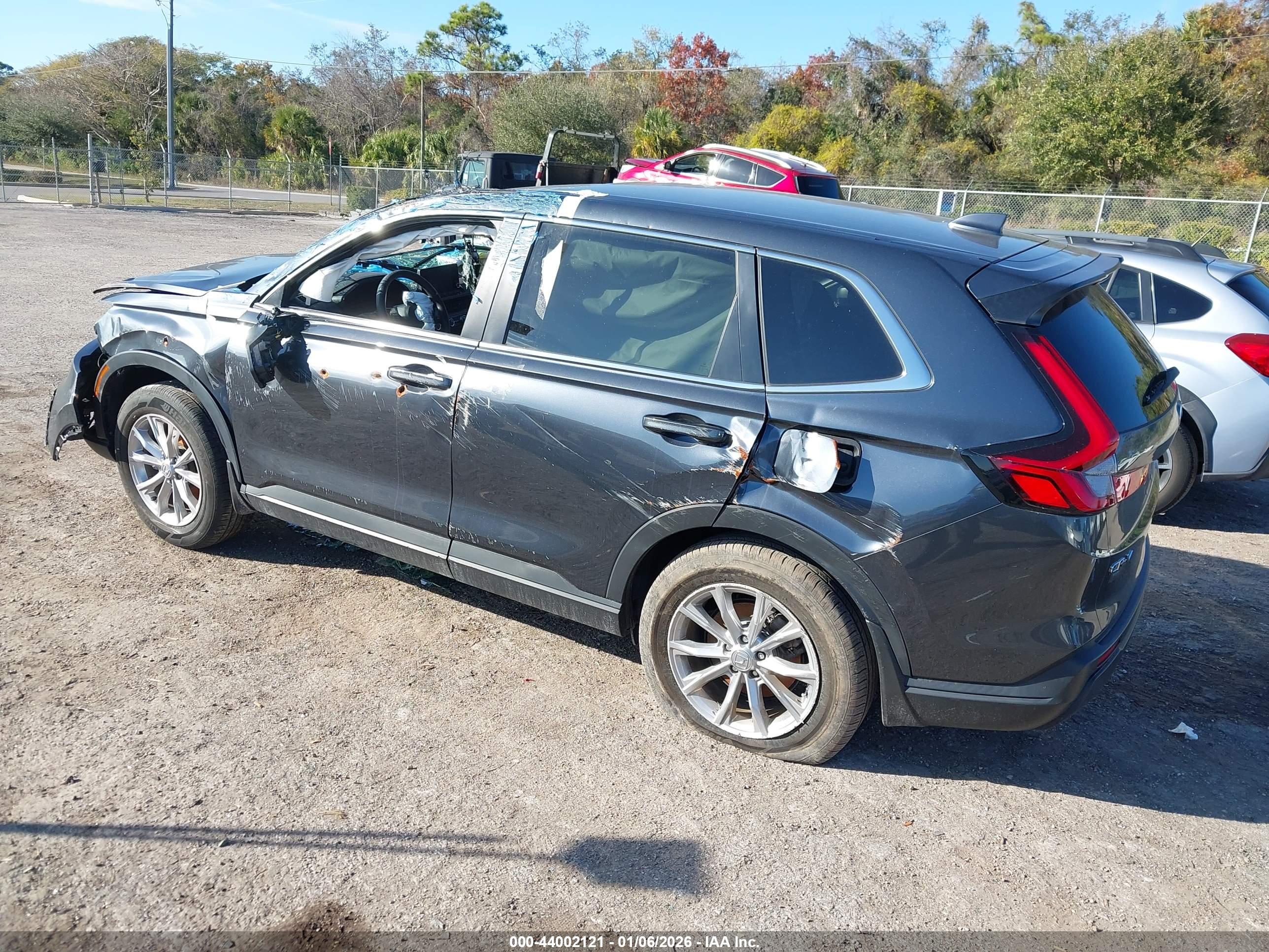 HONDA CR-V image 3