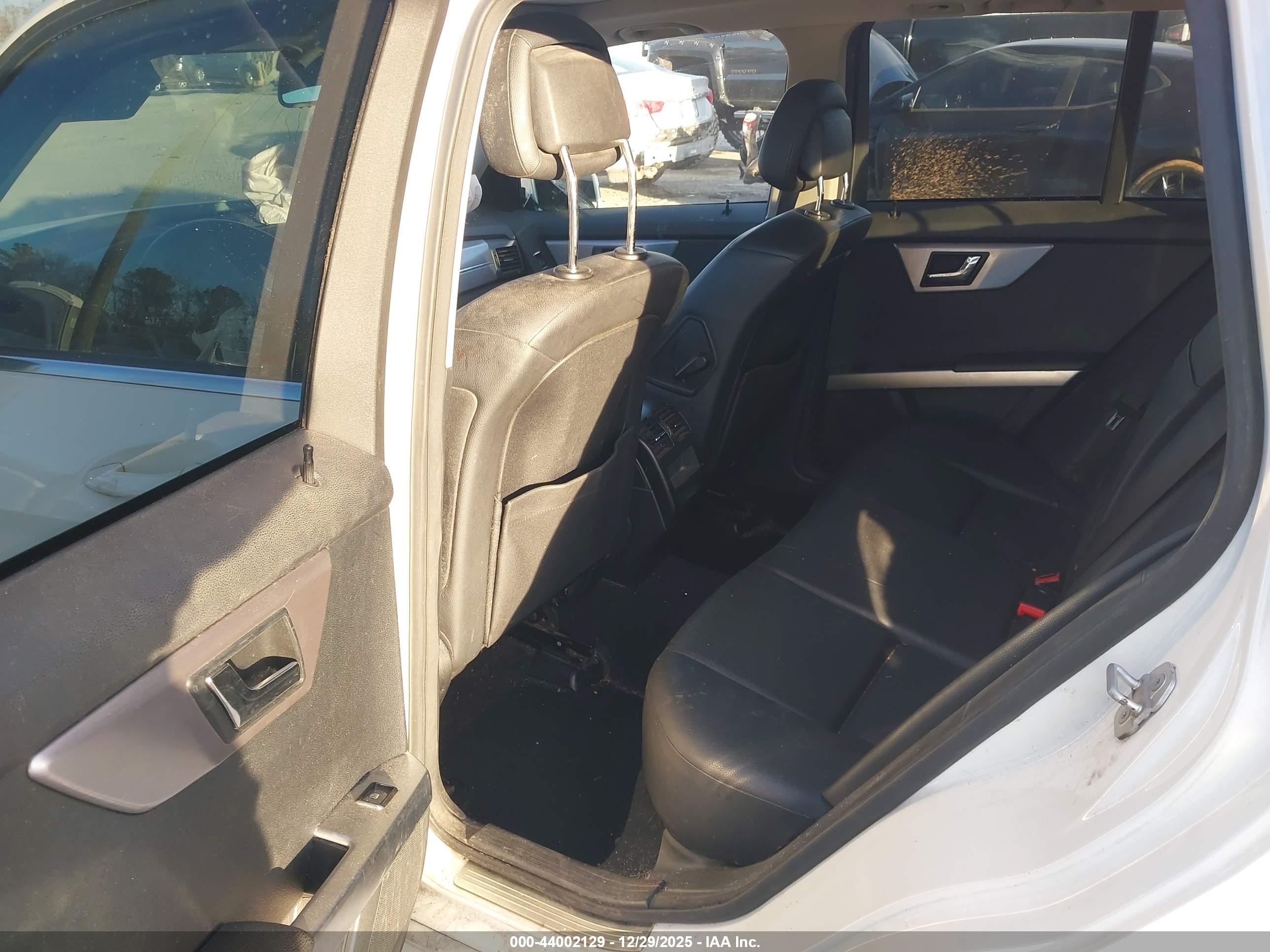 MERCEDES-BENZ GLK image 8