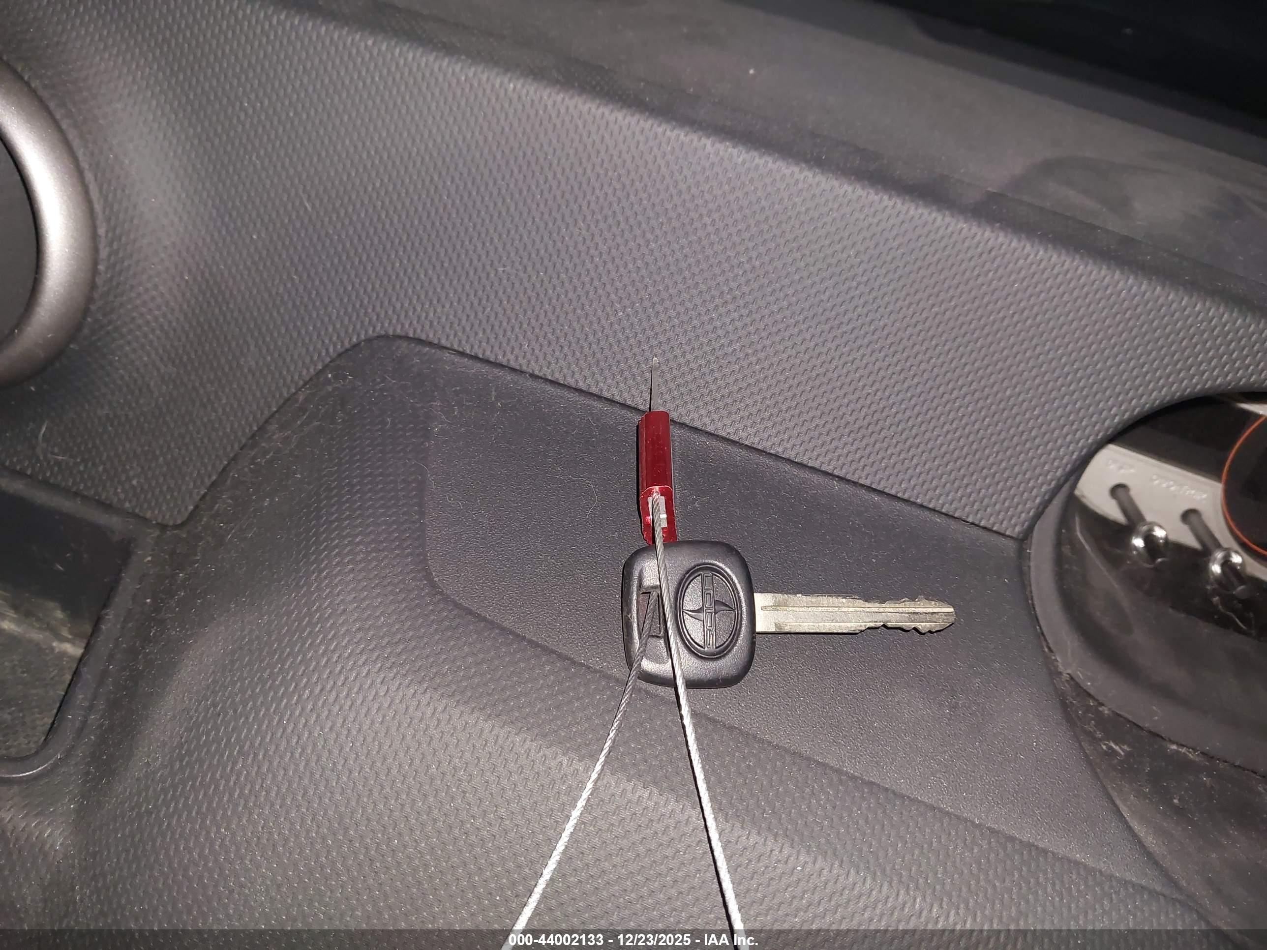 SCION XB image 11