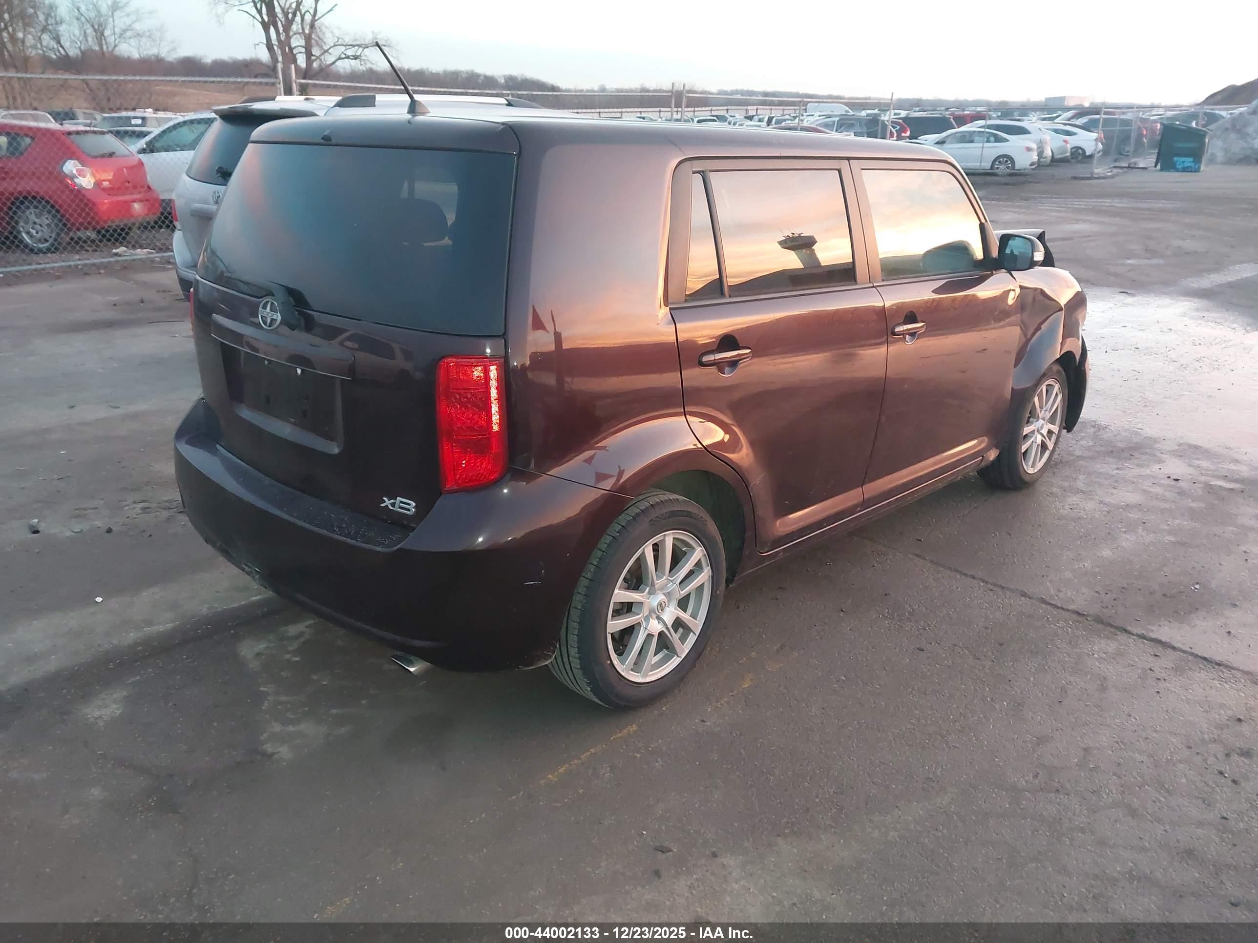 SCION XB image 4