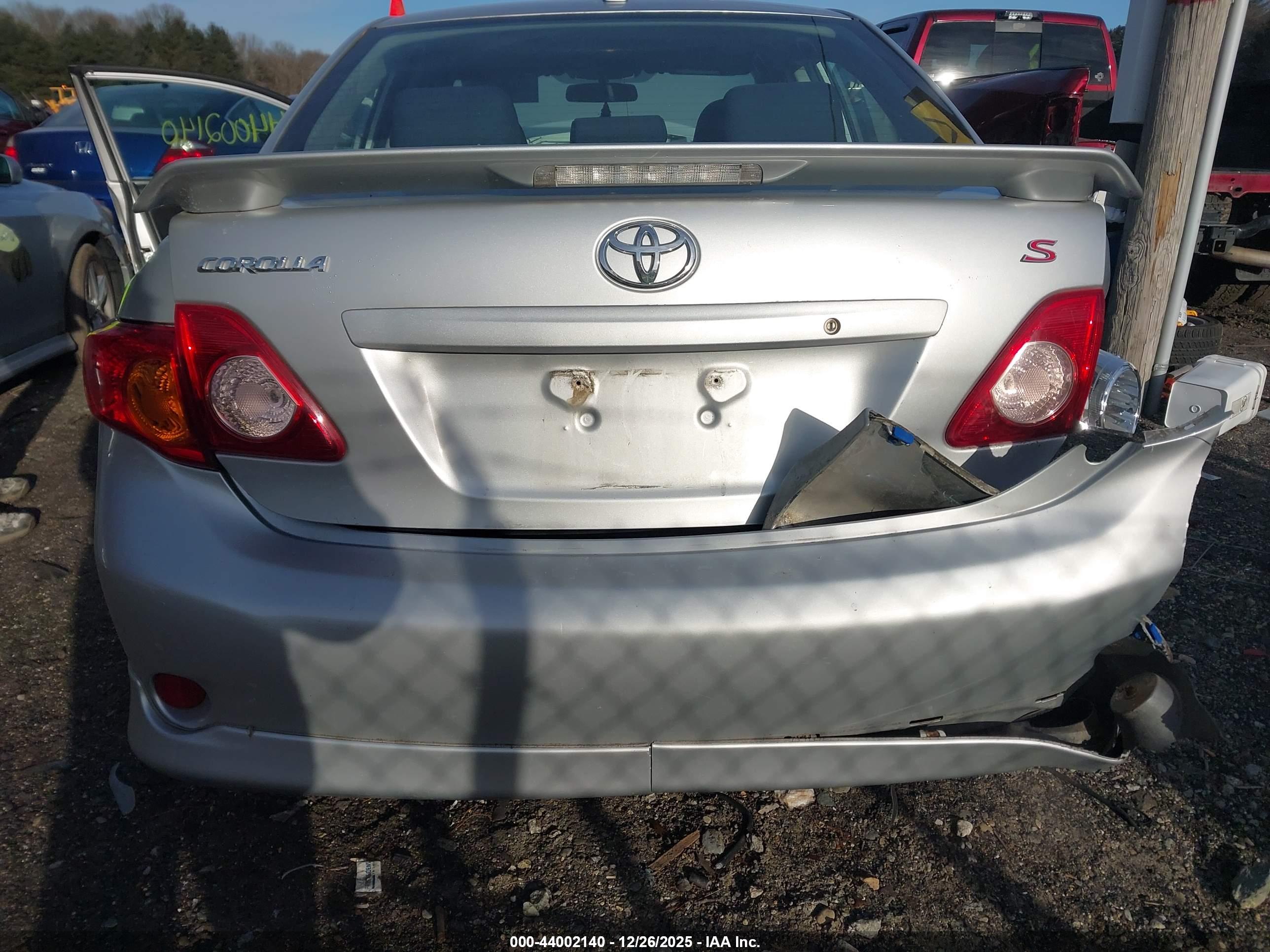 TOYOTA COROLLA image 6