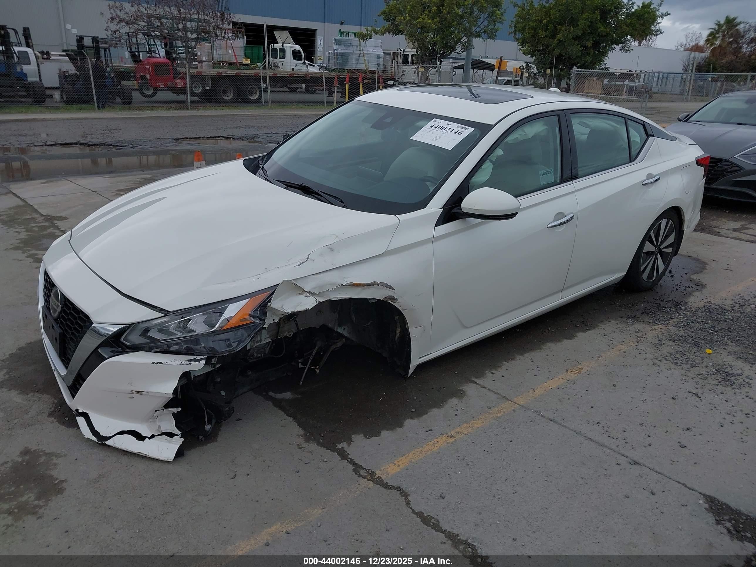 NISSAN ALTIMA image 2