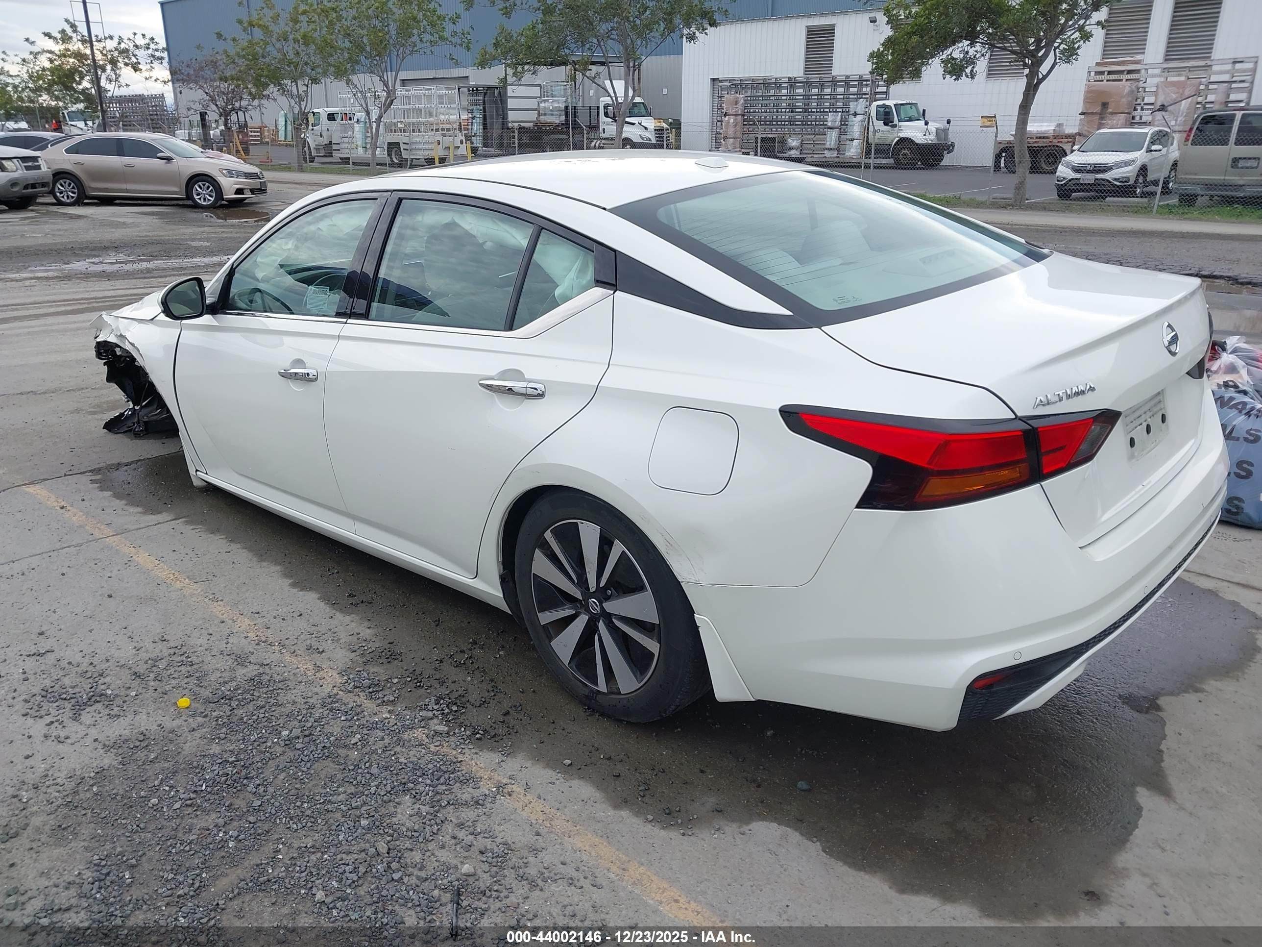 NISSAN ALTIMA image 3
