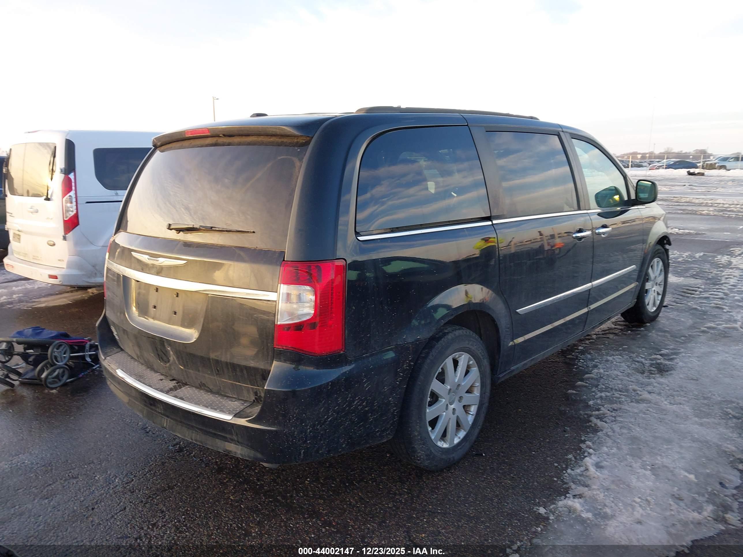 CHRYSLER TOWN image 4
