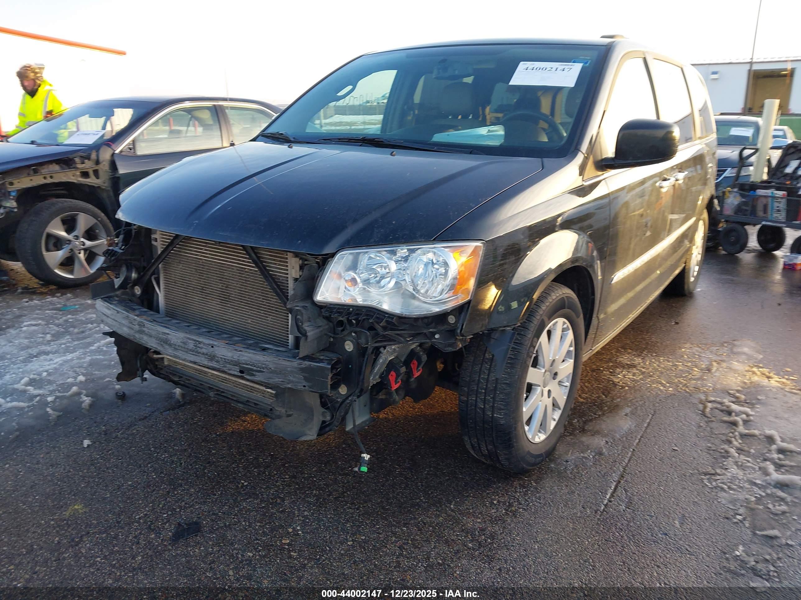 CHRYSLER TOWN image 6