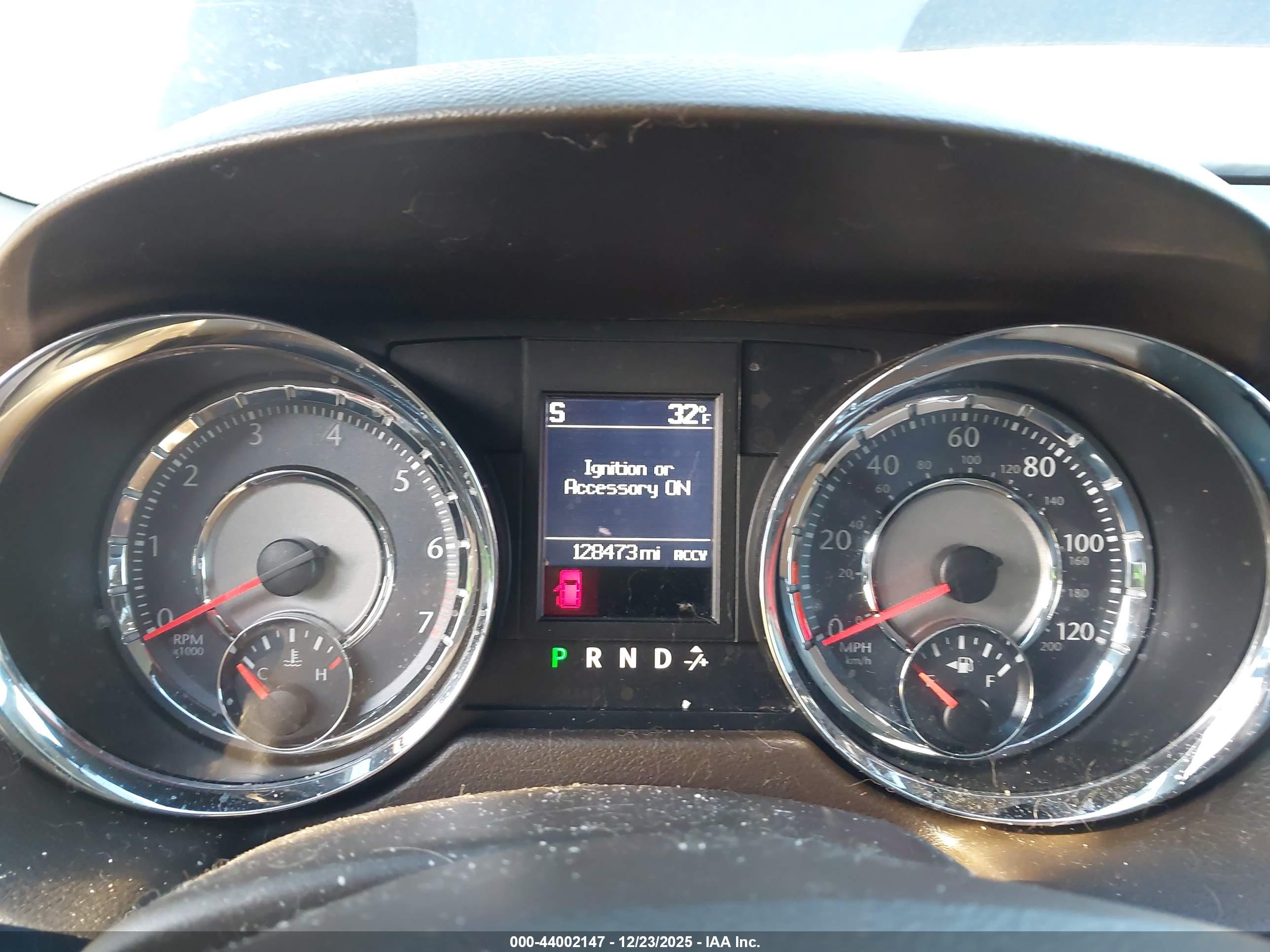 CHRYSLER TOWN image 7