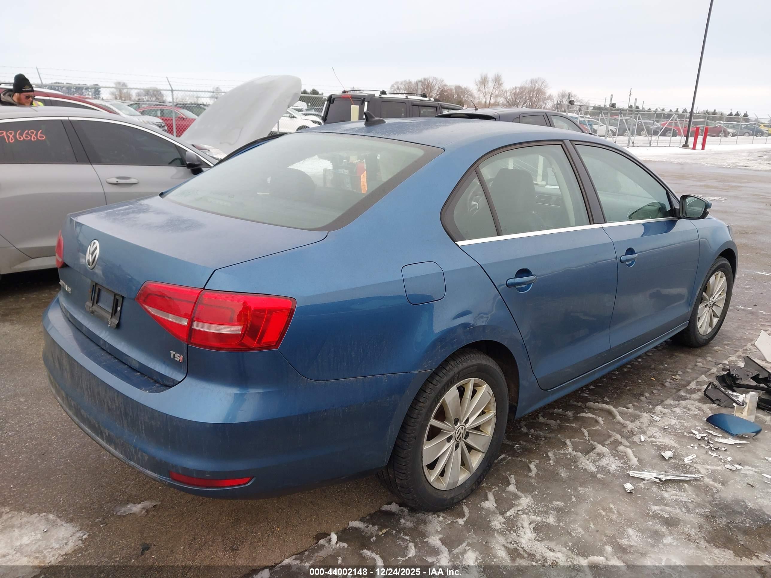 VOLKSWAGEN JETTA image 4
