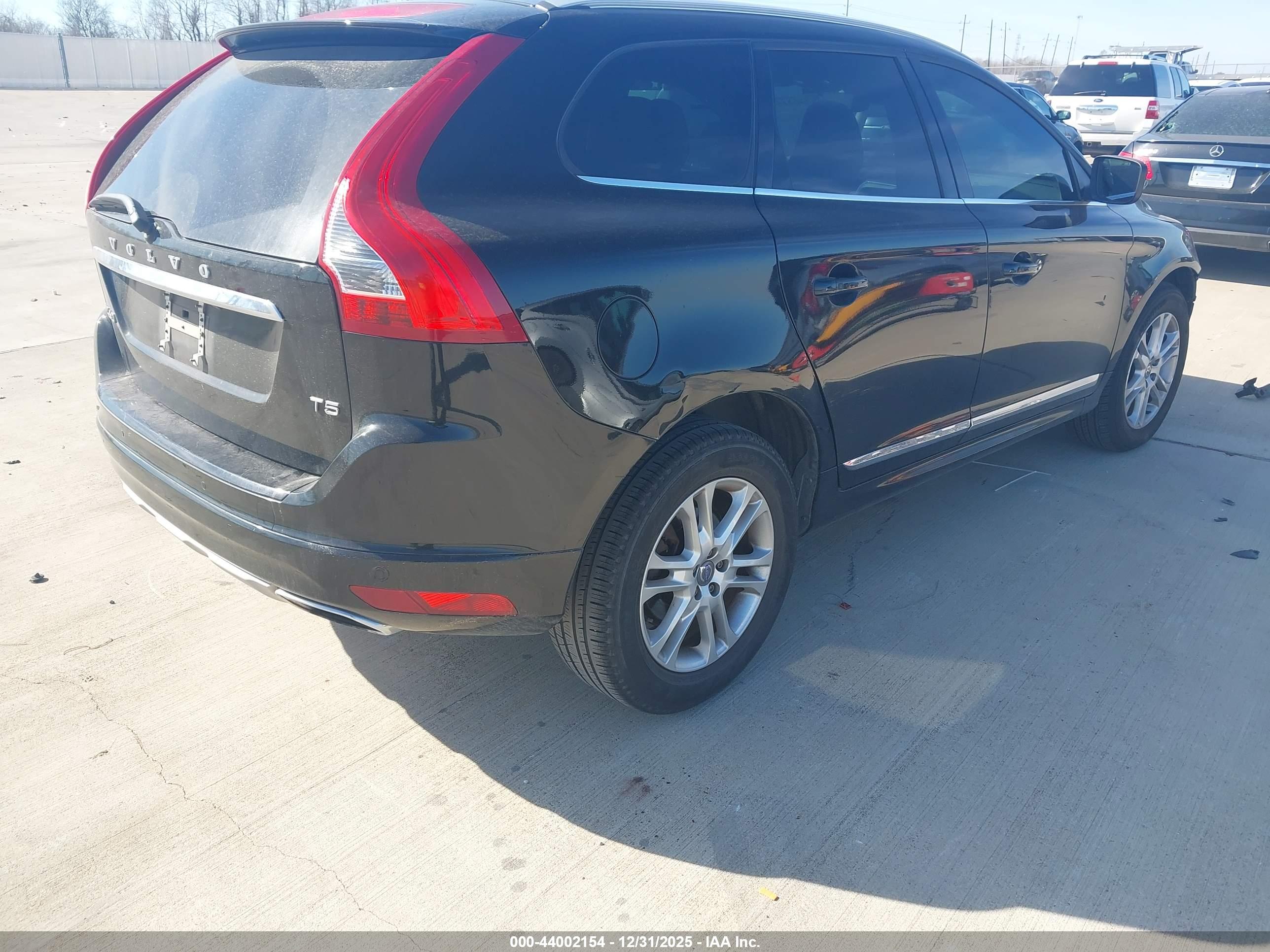 VOLVO XC60 image 4