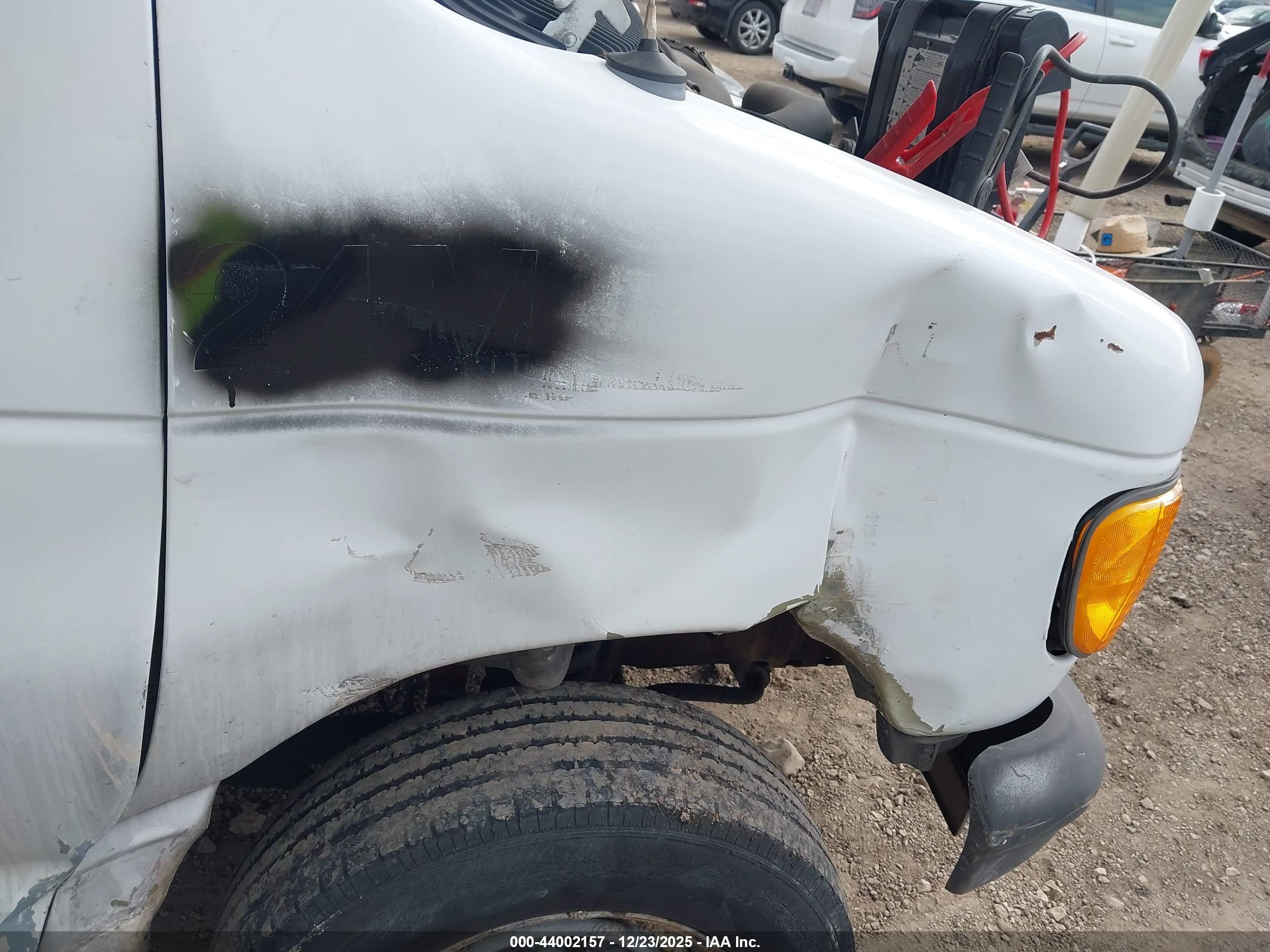 FORD E-350 image 6