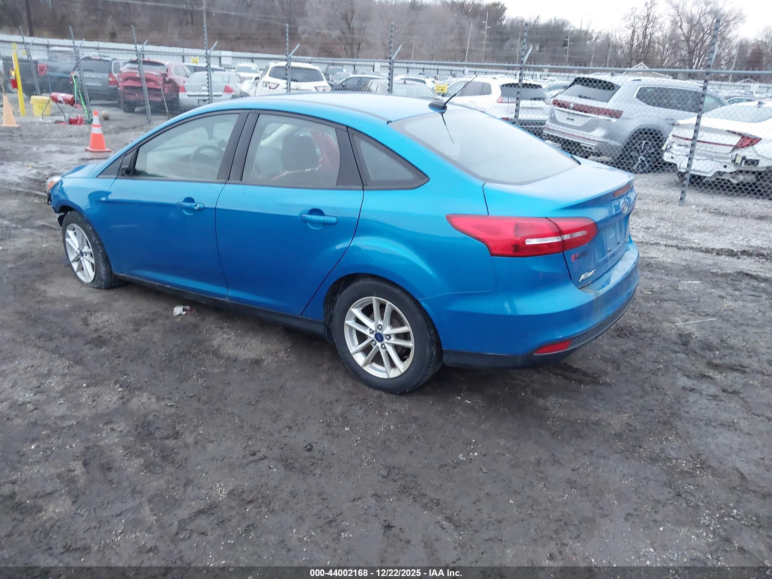 FORD FOCUS image 3
