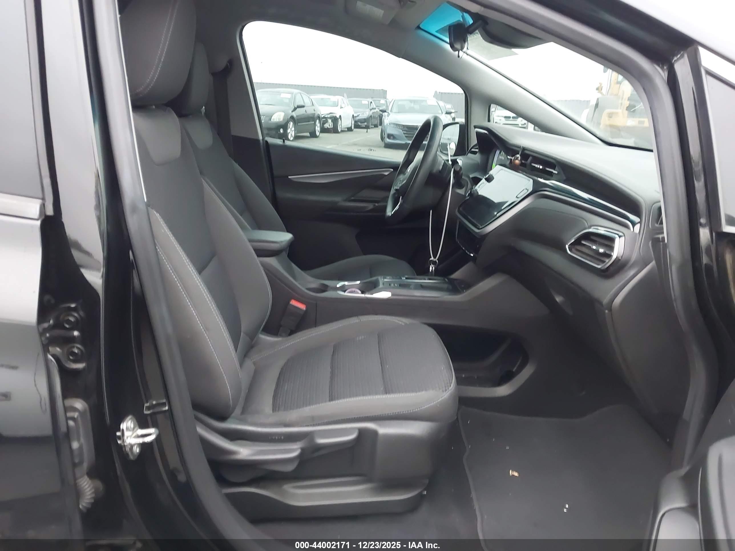 CHEVROLET BOLT image 5