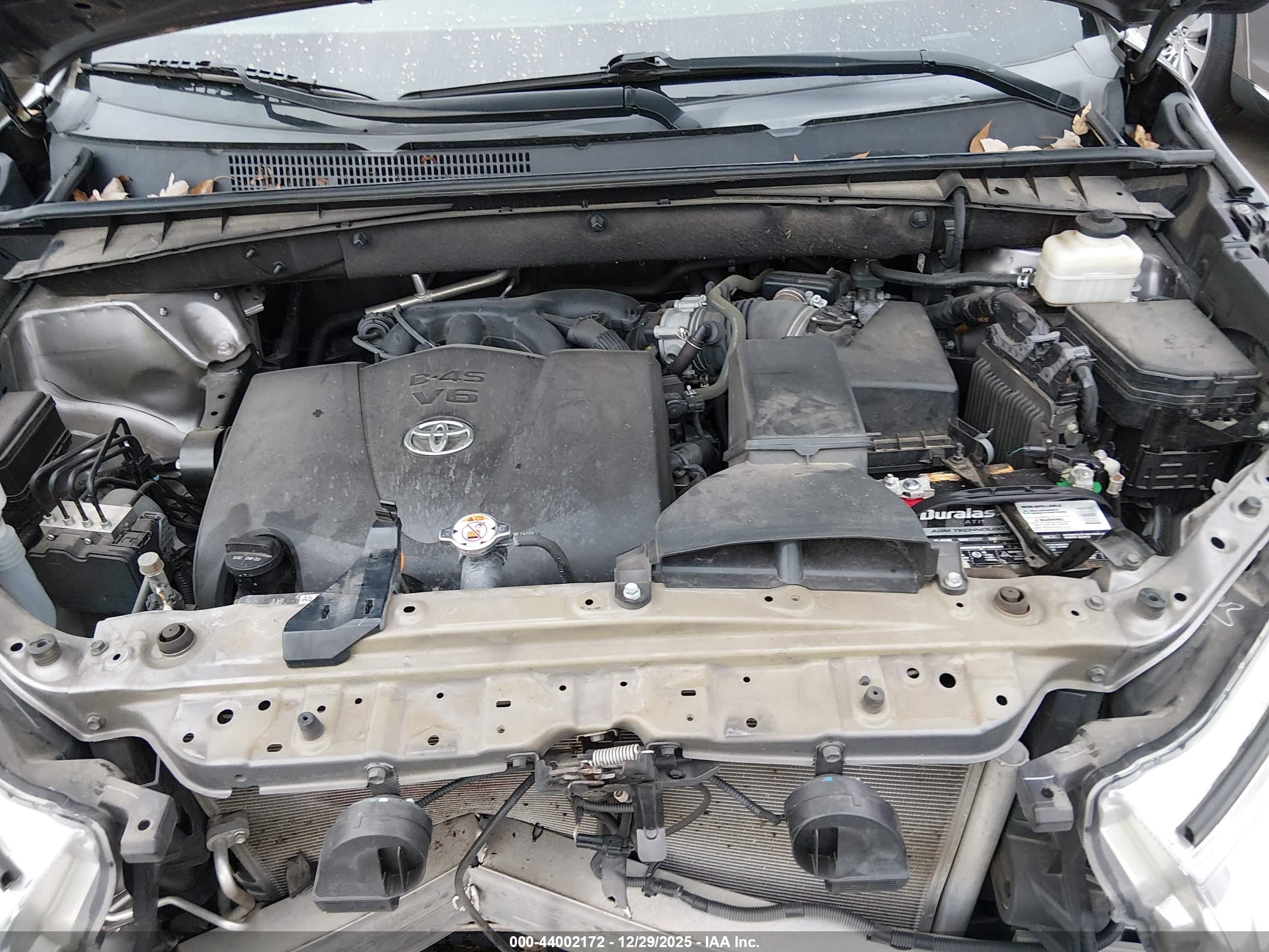 TOYOTA HIGHLANDER image 10