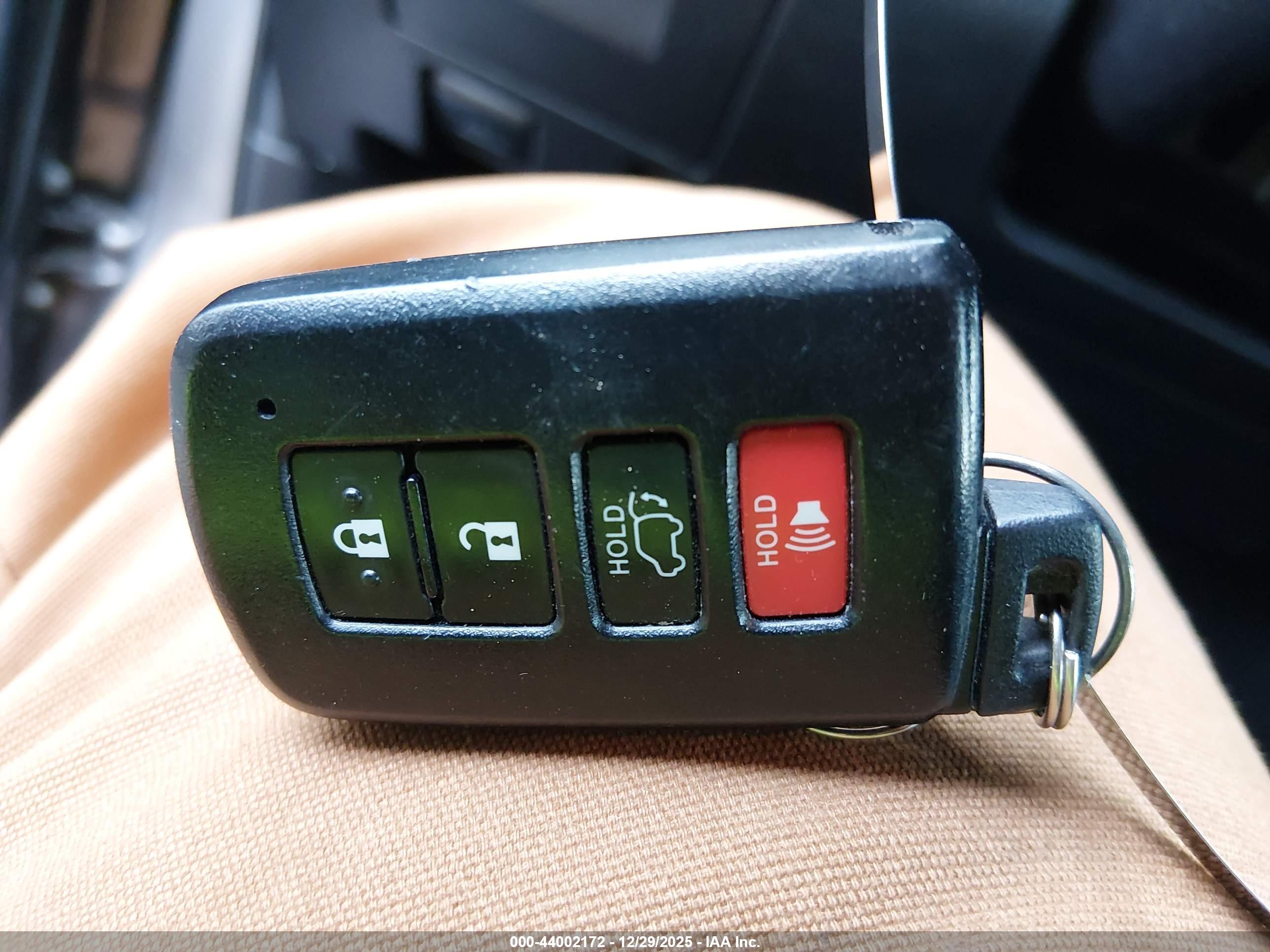 TOYOTA HIGHLANDER image 11