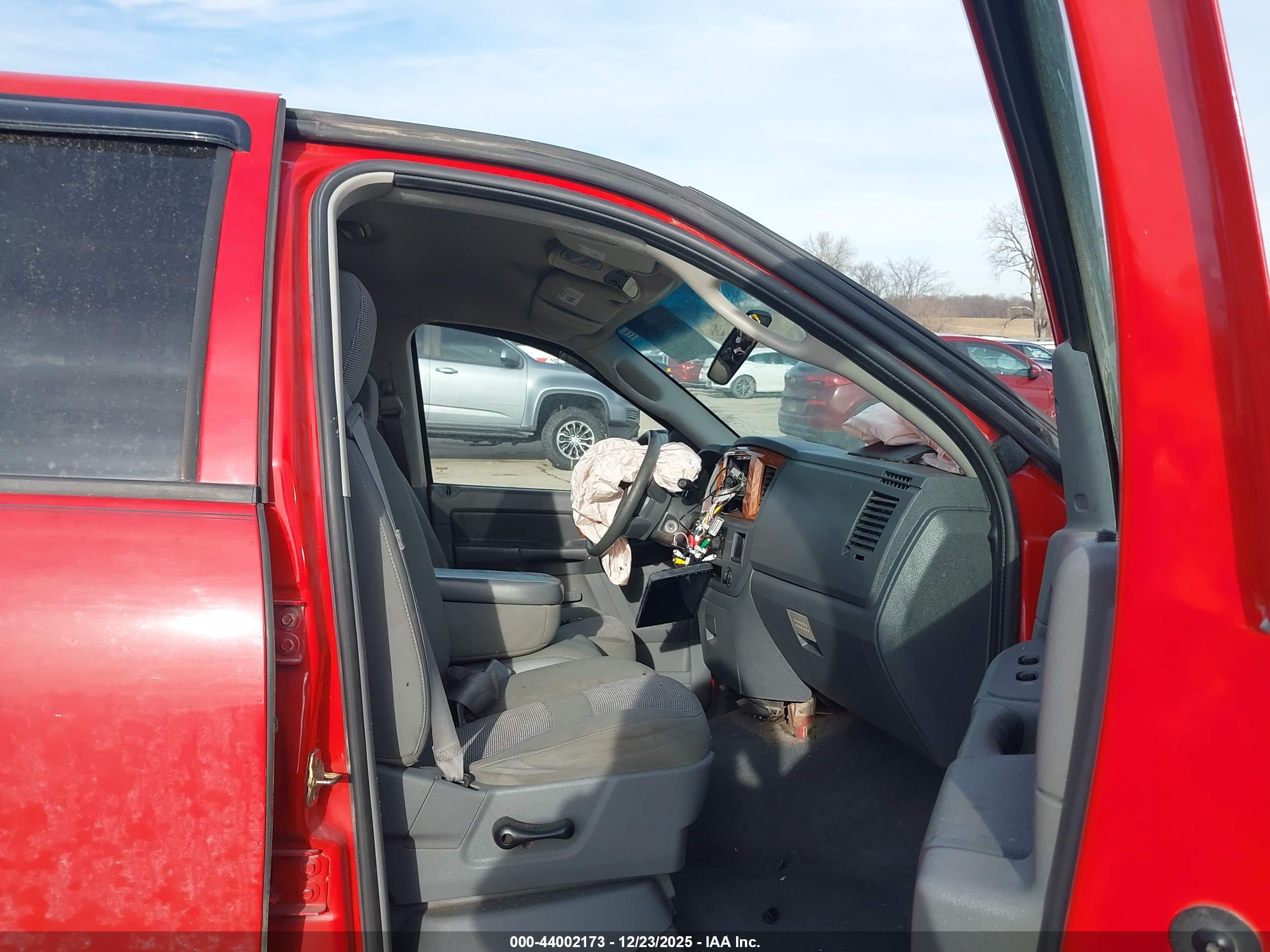 DODGE RAM image 5